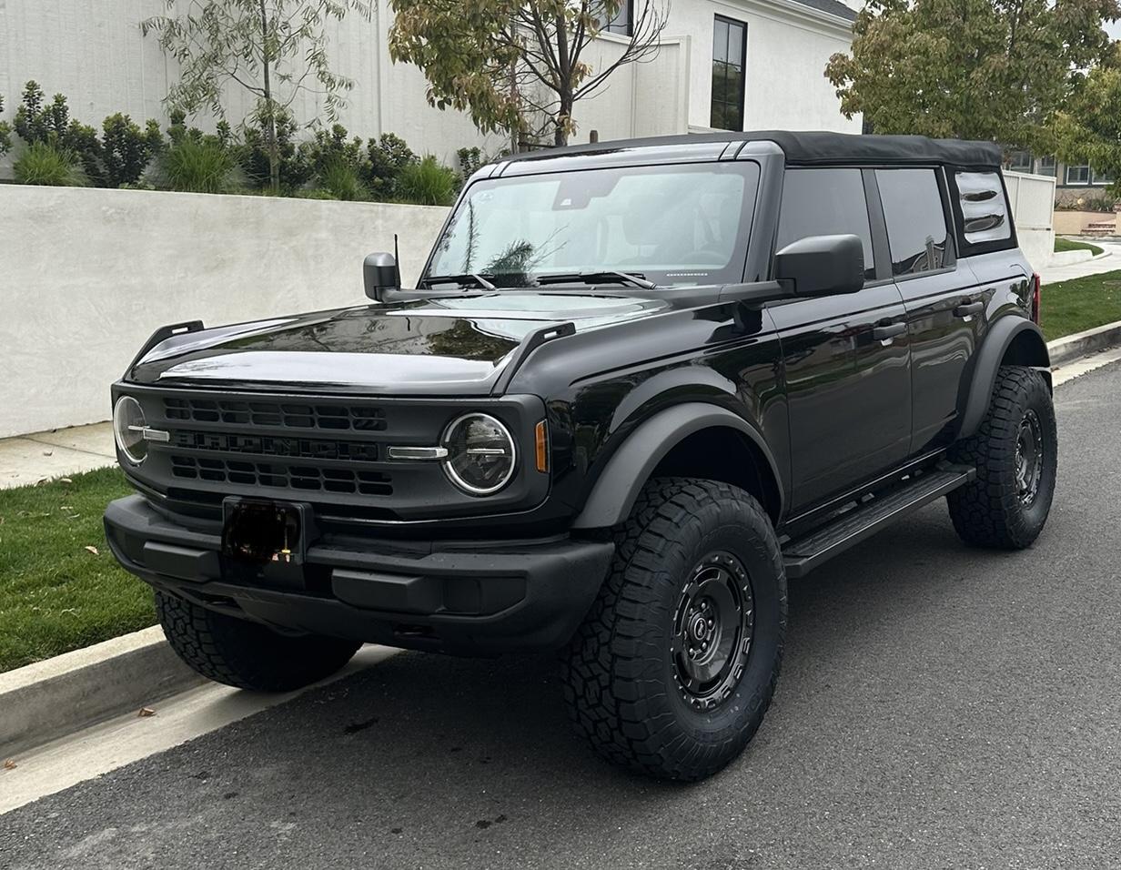 Ford Bronco Before/After: Base Bronco 4D gets 2" lift, Everglades wheels, 35s. Amazing. IMG_5020