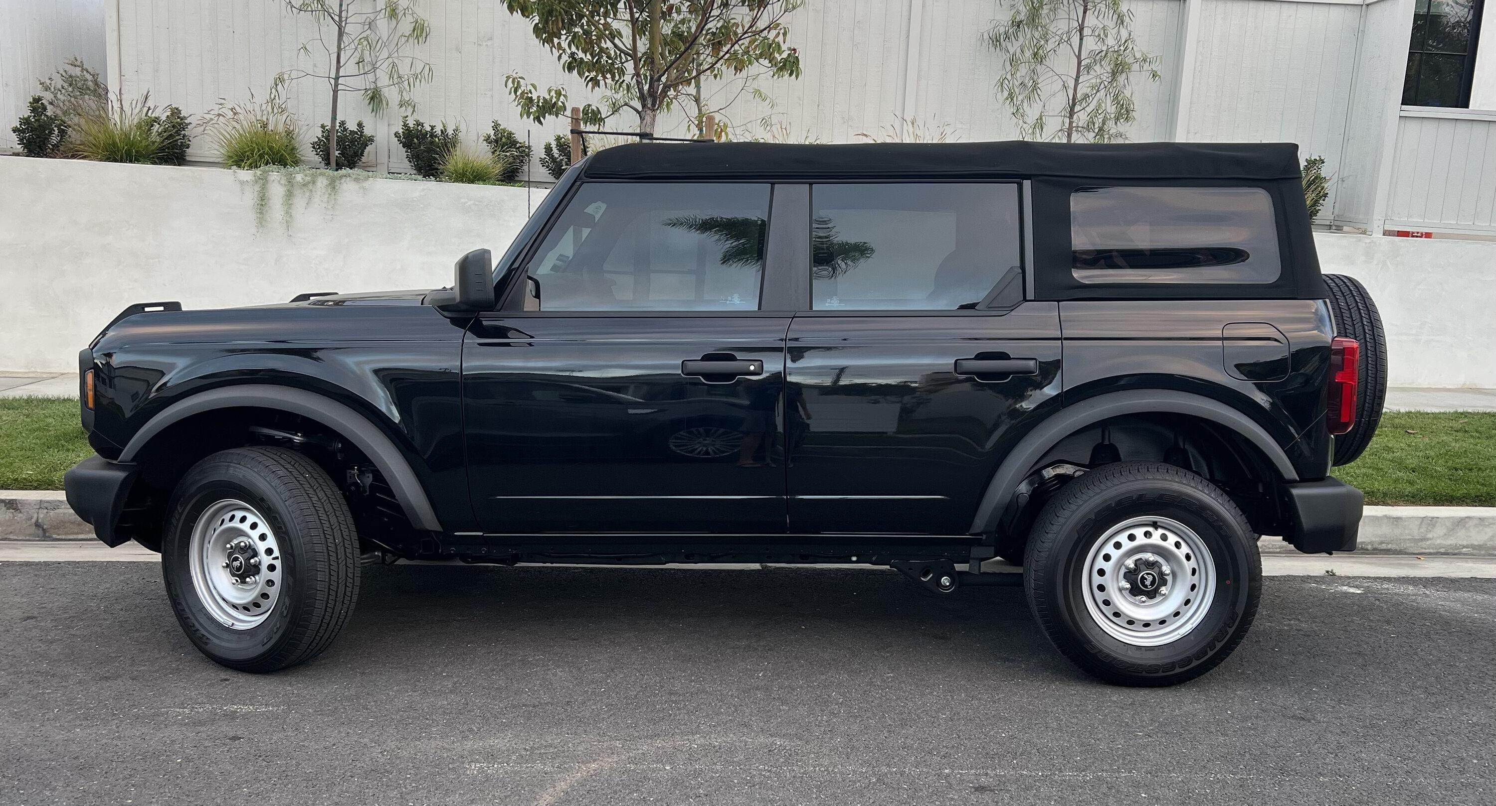 Ford Bronco Before/After: Base Bronco 4D gets 2" lift, Everglades wheels, 35s. Amazing. IMG_3774