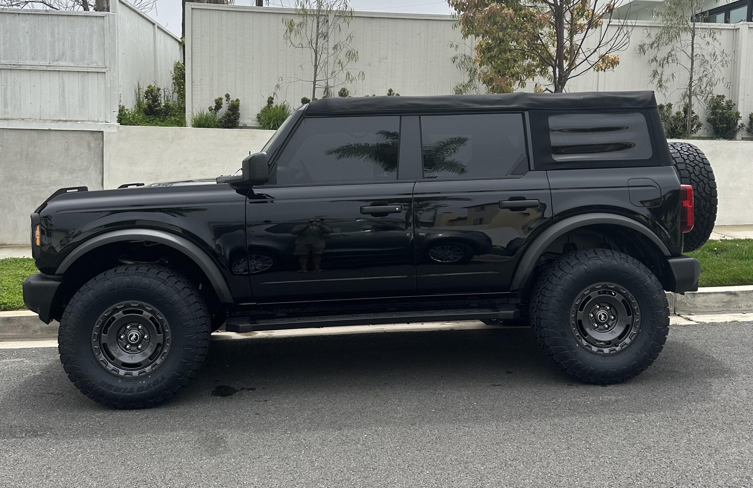 Ford Bronco Before/After: Base Bronco 4D gets 2" lift, Everglades wheels, 35s. Amazing. IMG_5017