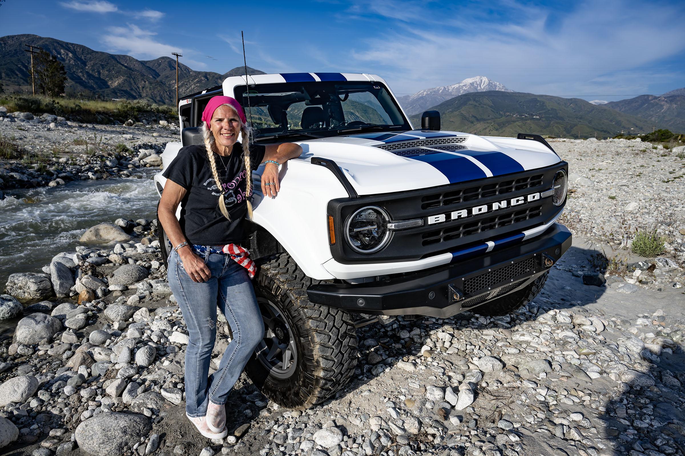 Ford Bronco Shelby racing stripes with ADV 5" fenders and Anderson Composites Halo Doors on my 2-door Base! DTS_3519X-2400w