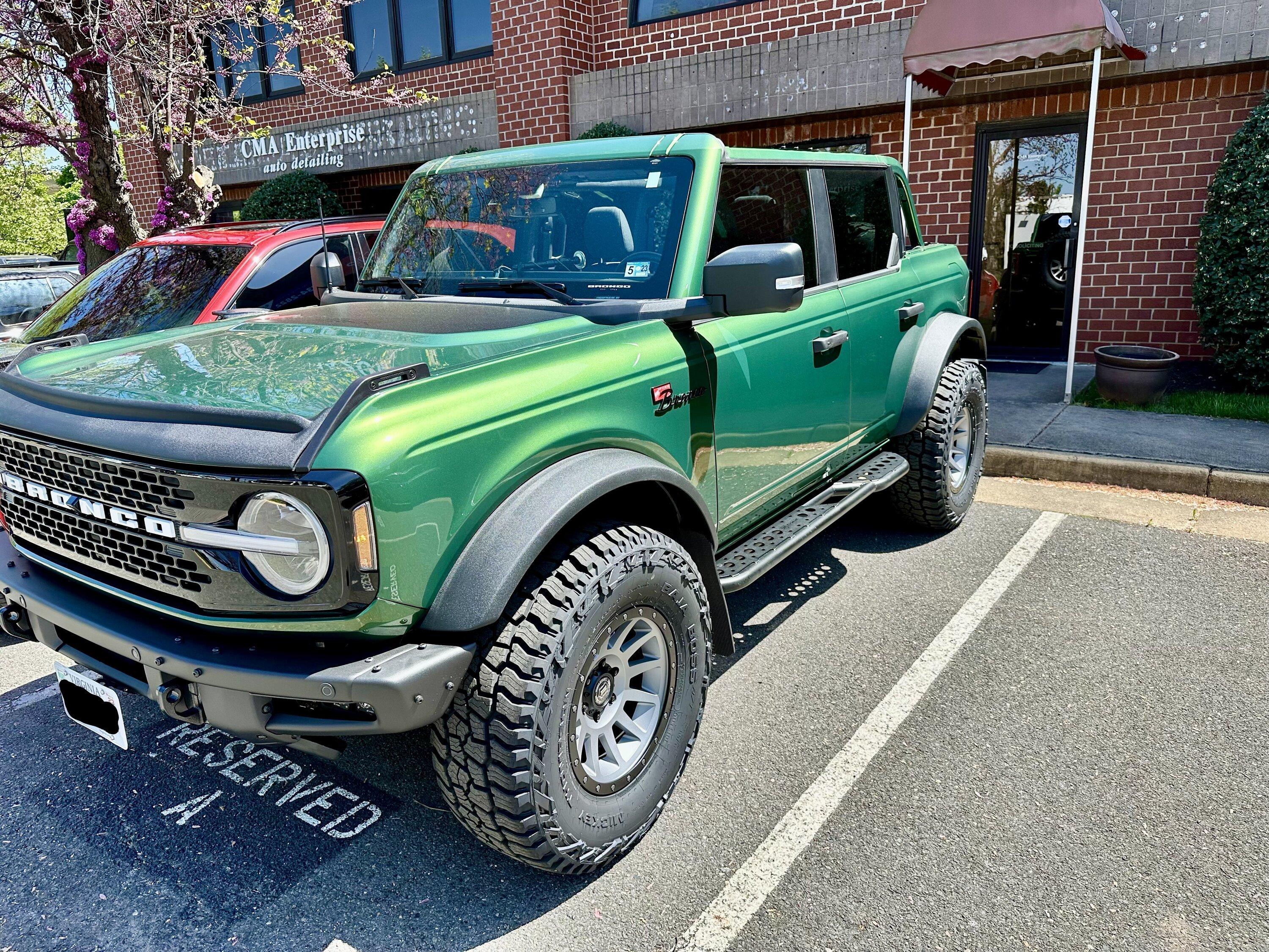 Ford Bronco ERUPTION GREEN Bronco Club 8683C3F4-4C44-4A23-B01D-887D63DF5A2D_1_201_a