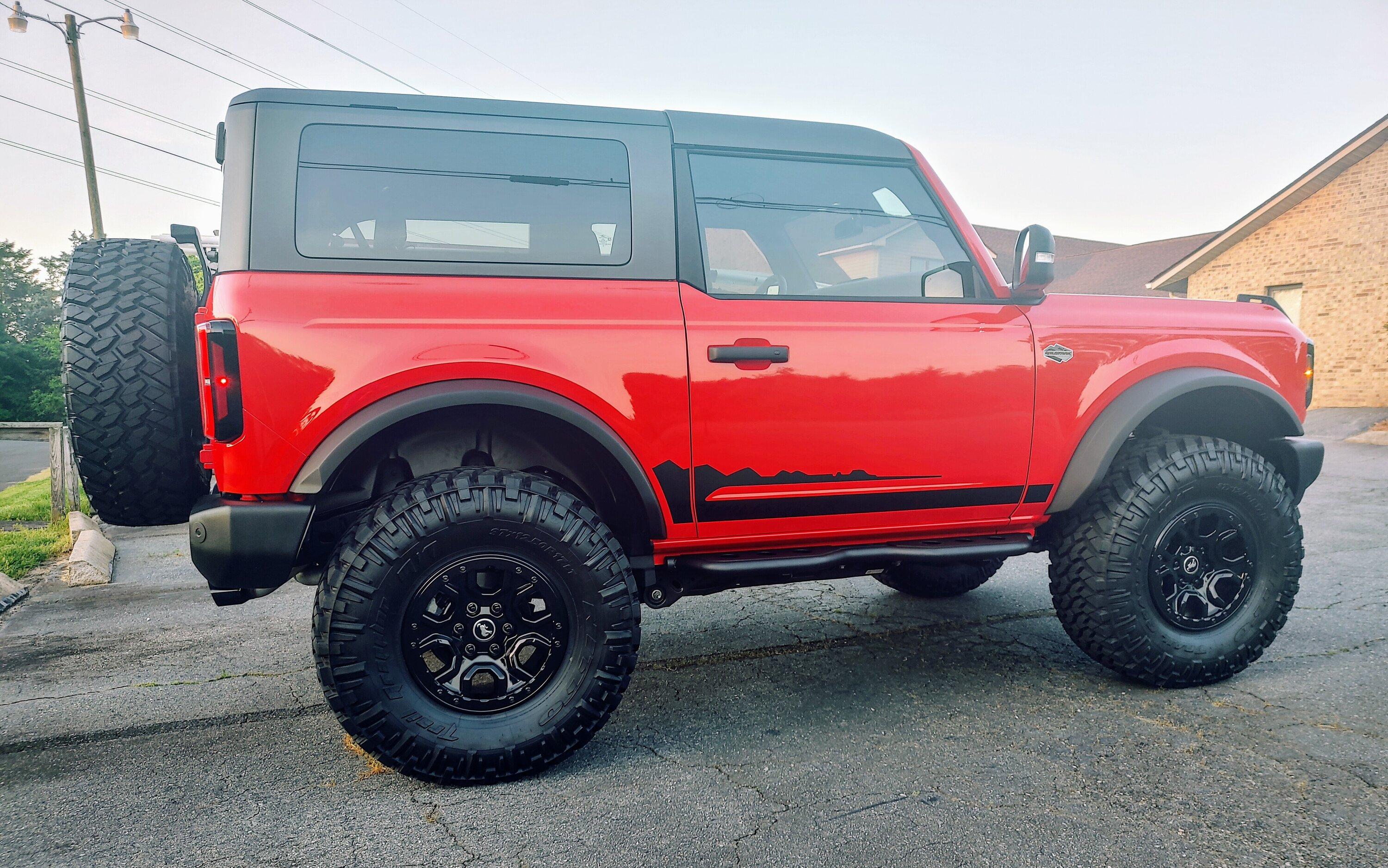 Ford Bronco Bronco Team 2 door. 0420230657a_HDR~2