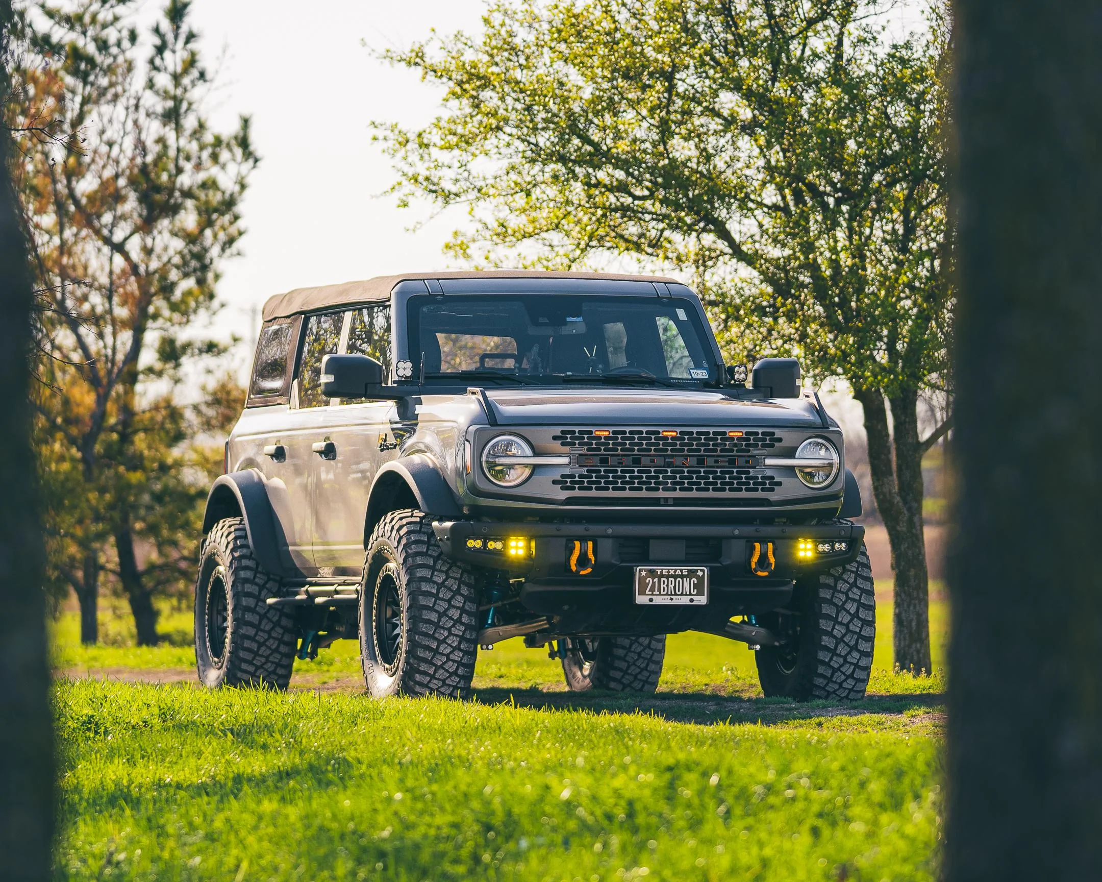 Ford Bronco Not sitting level after King shocks installed DSC01780