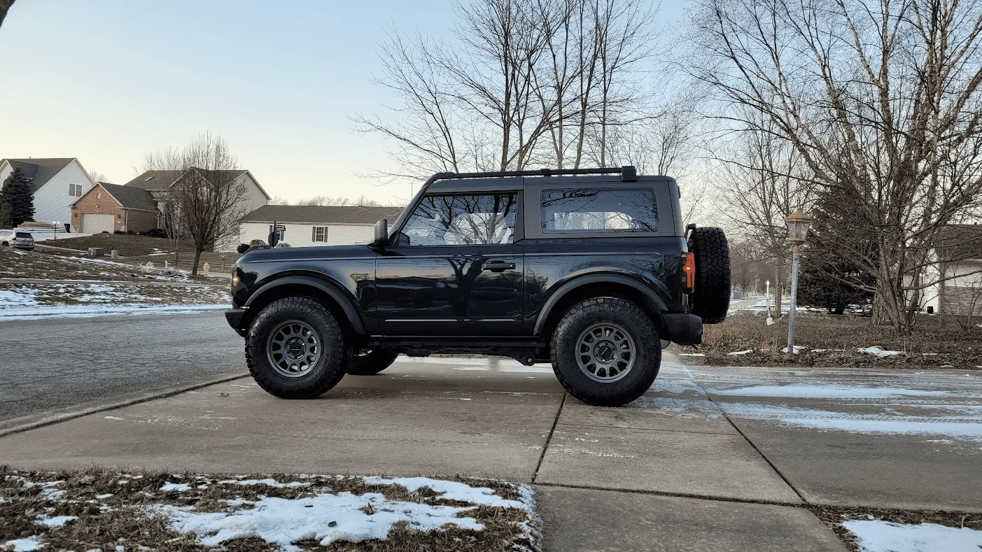 Ford Bronco Base Bronco on 35's NO LIFT!  Method 703's & Toyo 35 x 11.5 -17's 1682088515940