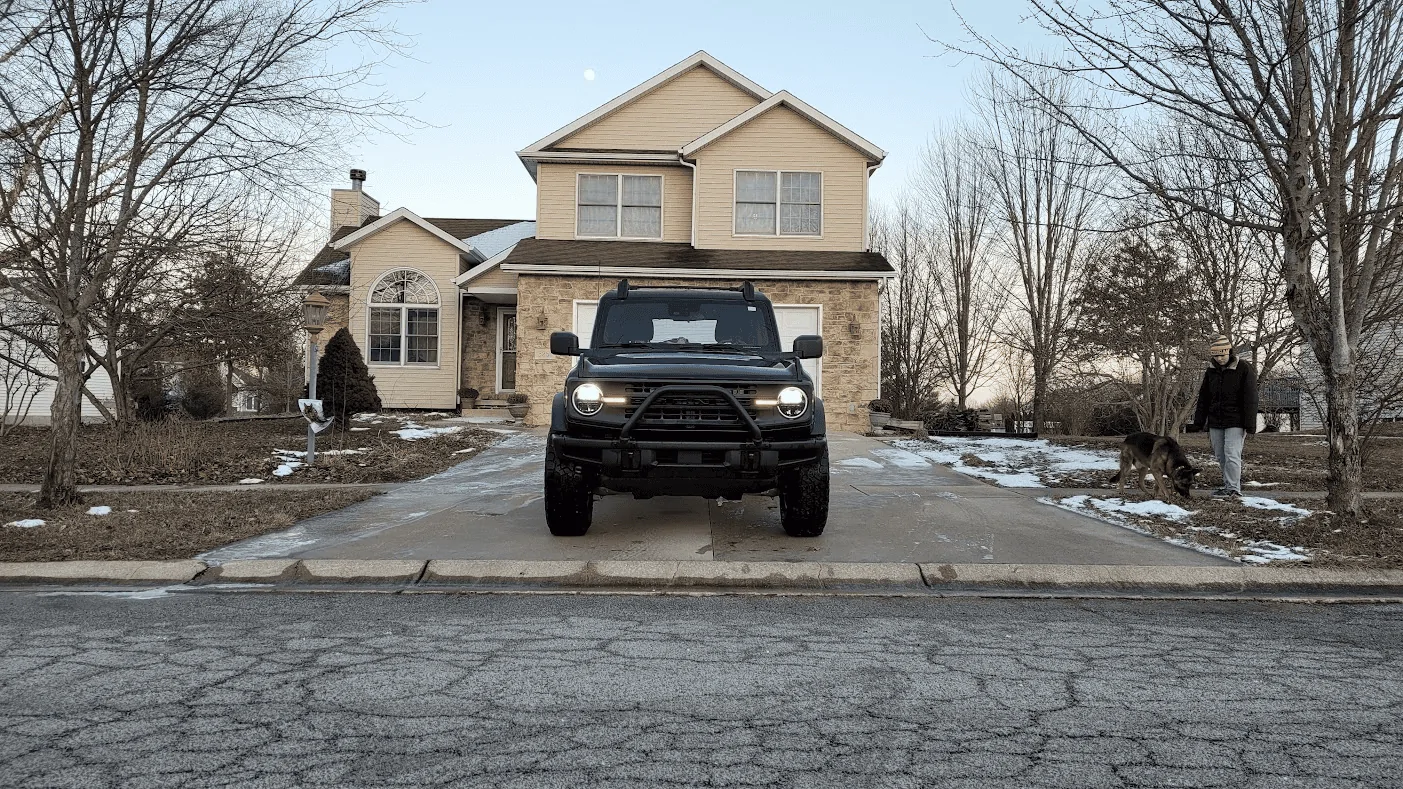 Ford Bronco Base Bronco on 35's NO LIFT!  Method 703's & Toyo 35 x 11.5 -17's 1682088585703