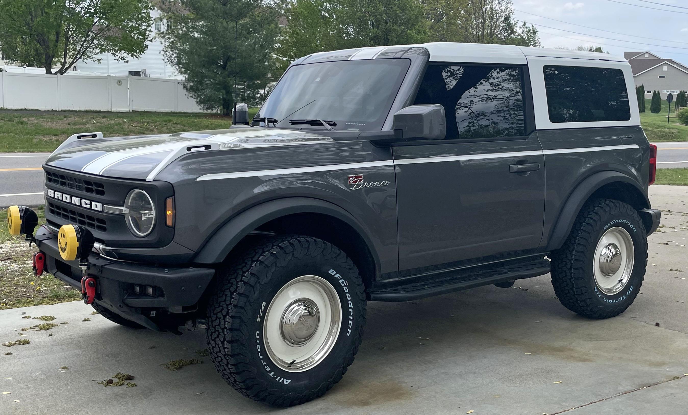 Ford Bronco Heritage classic elements + racing stripes on 2 Door Bronco img_4384-jpg (1)