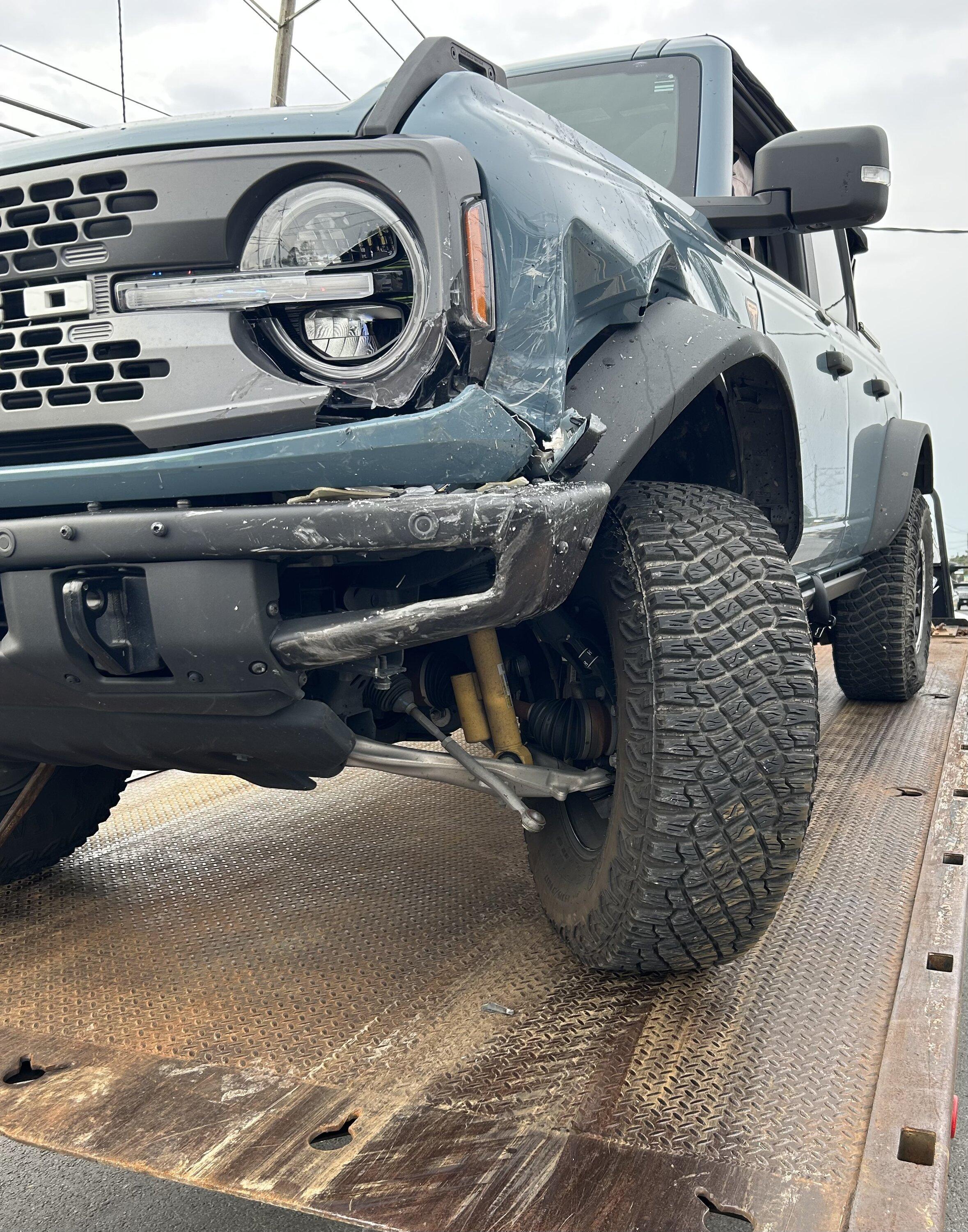 Ford Bronco 2021 Badlands Sasquatch took a hit... totaled? A63CE380-E240-4369-AD9A-0EA983FE0569