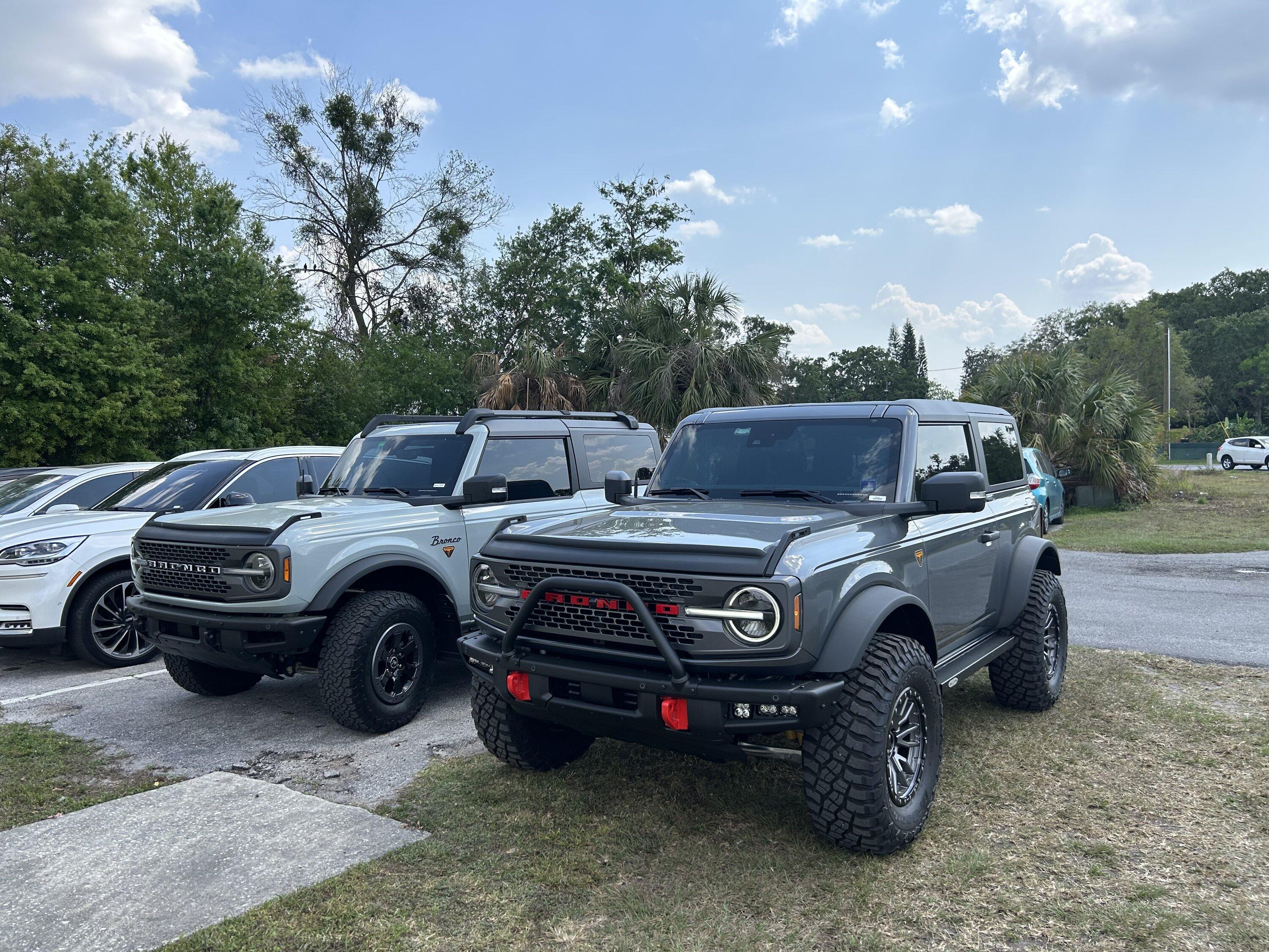Ford Bronco CARBONIZED GRAY Bronco Club IMG_8066