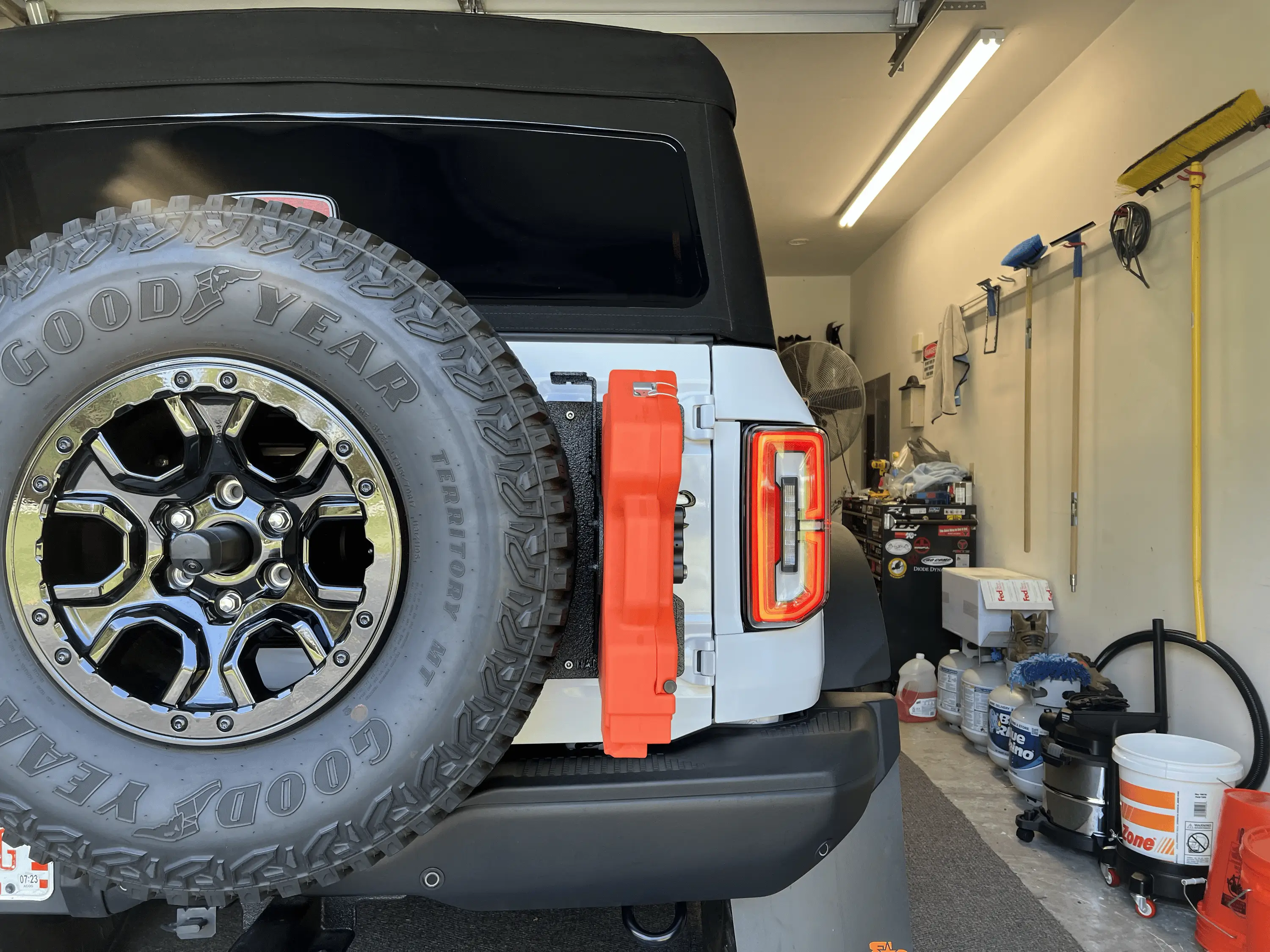Ford Bronco DON'T SMASH YOUR TAILLIGHT tempImageBY1AP4