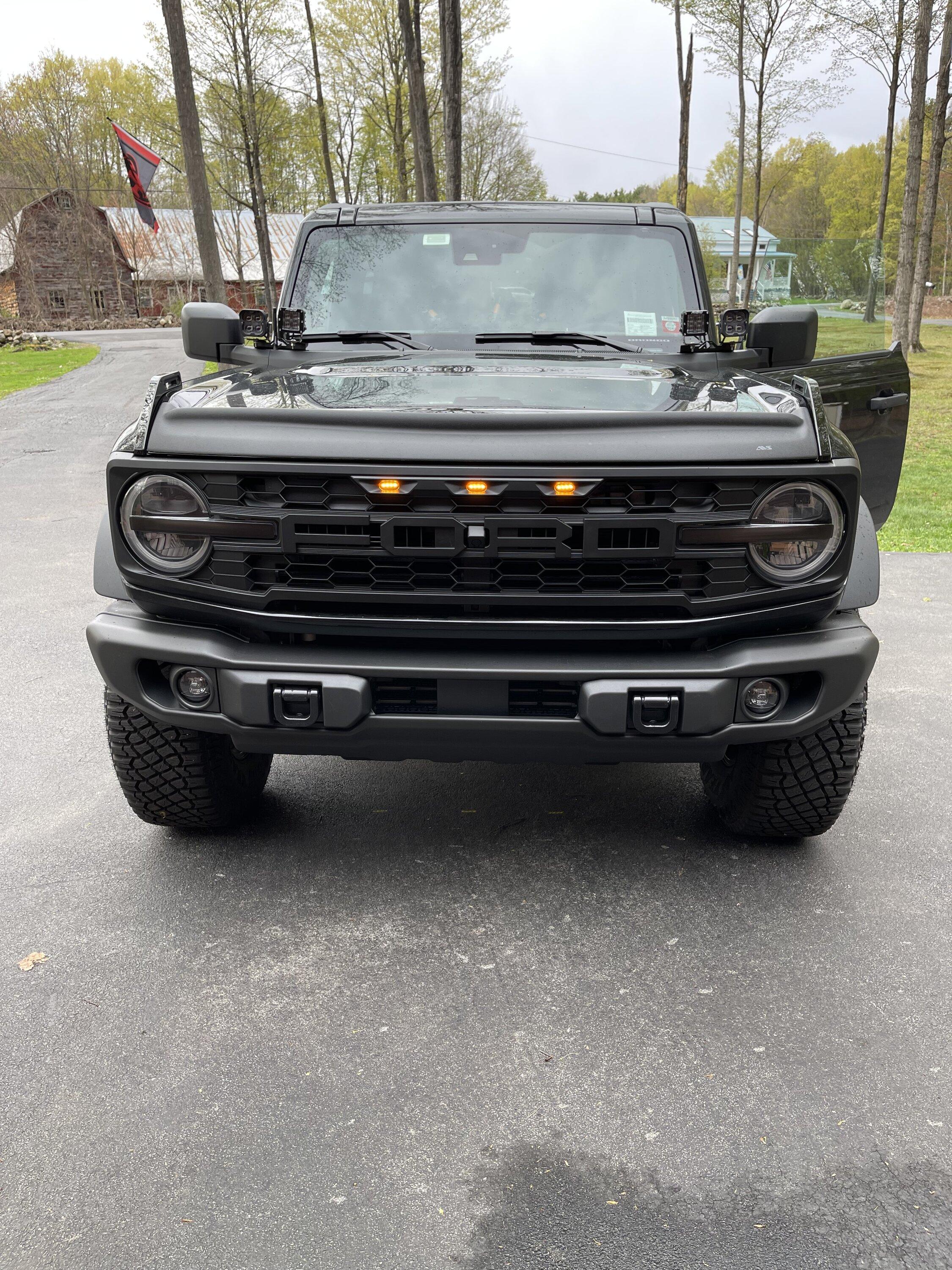Ford Bronco Installed IAG I-Line Raptor Style Grille on 2023 BadSquatch IMG_4455