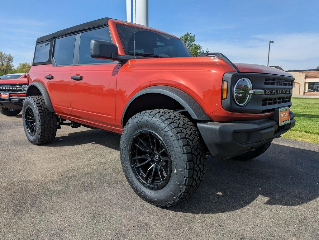 Ford Bronco HOT PEPPER RED Bronco Club 4CF5C01E-5F95-4D1D-8FCF-D59BC6A8D694