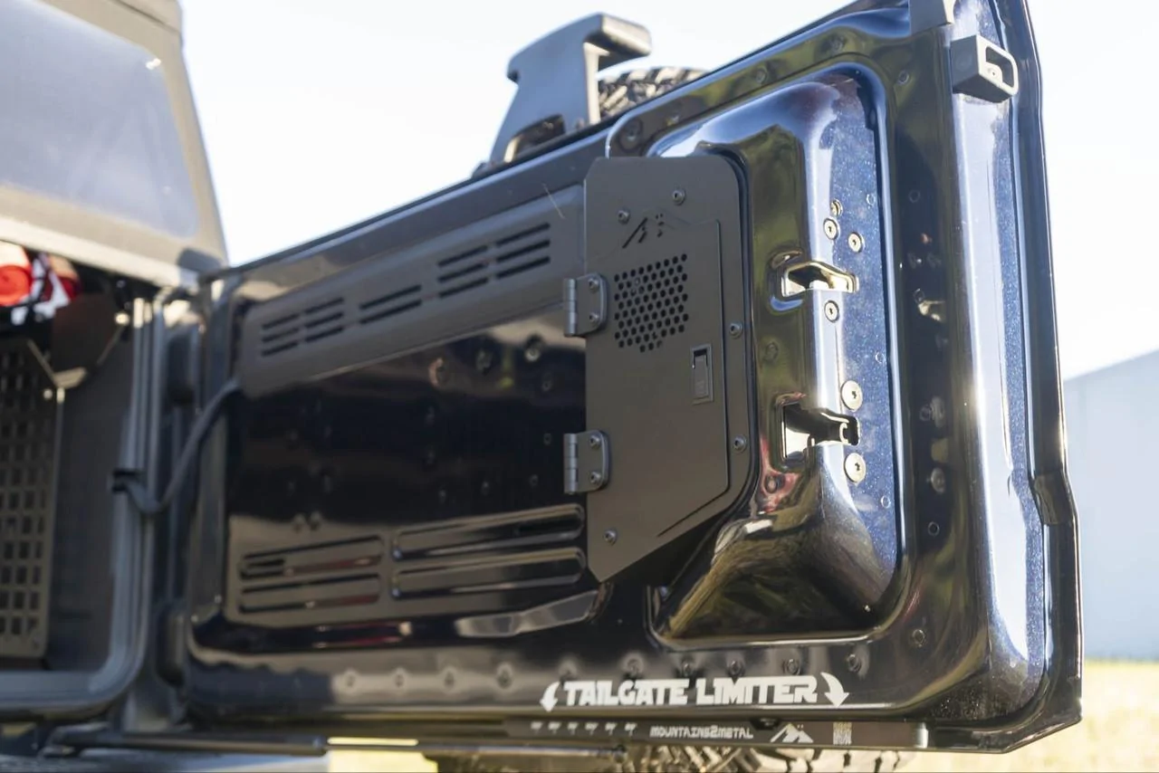 Ford Bronco TAILGATE MEDICINE CABINET (S.T.A.S.H.H.) R77s__34125.1681664598.1280.1280__43448.1682040906