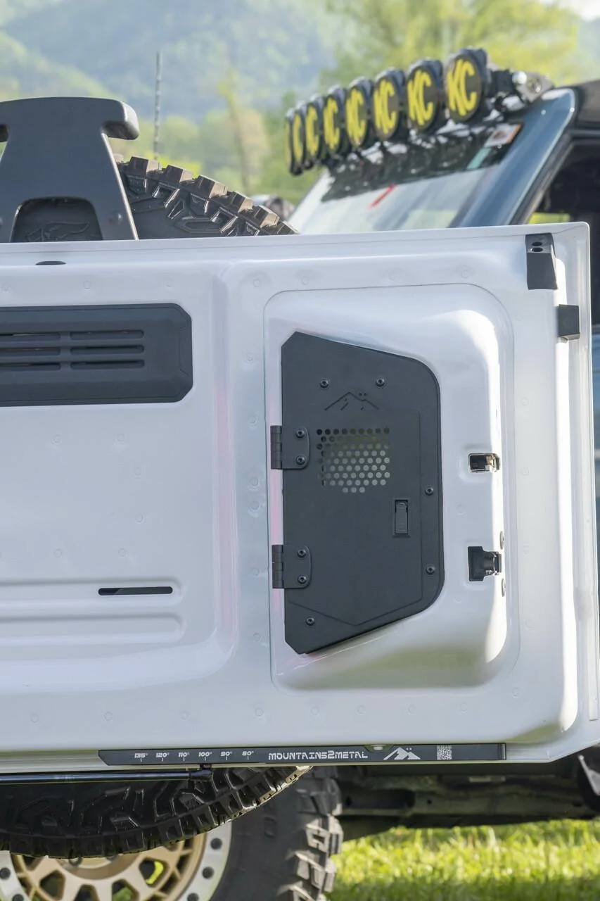 Ford Bronco TAILGATE MEDICINE CABINET (S.T.A.S.H.H.) CMR_0281_1__84956.1682425840