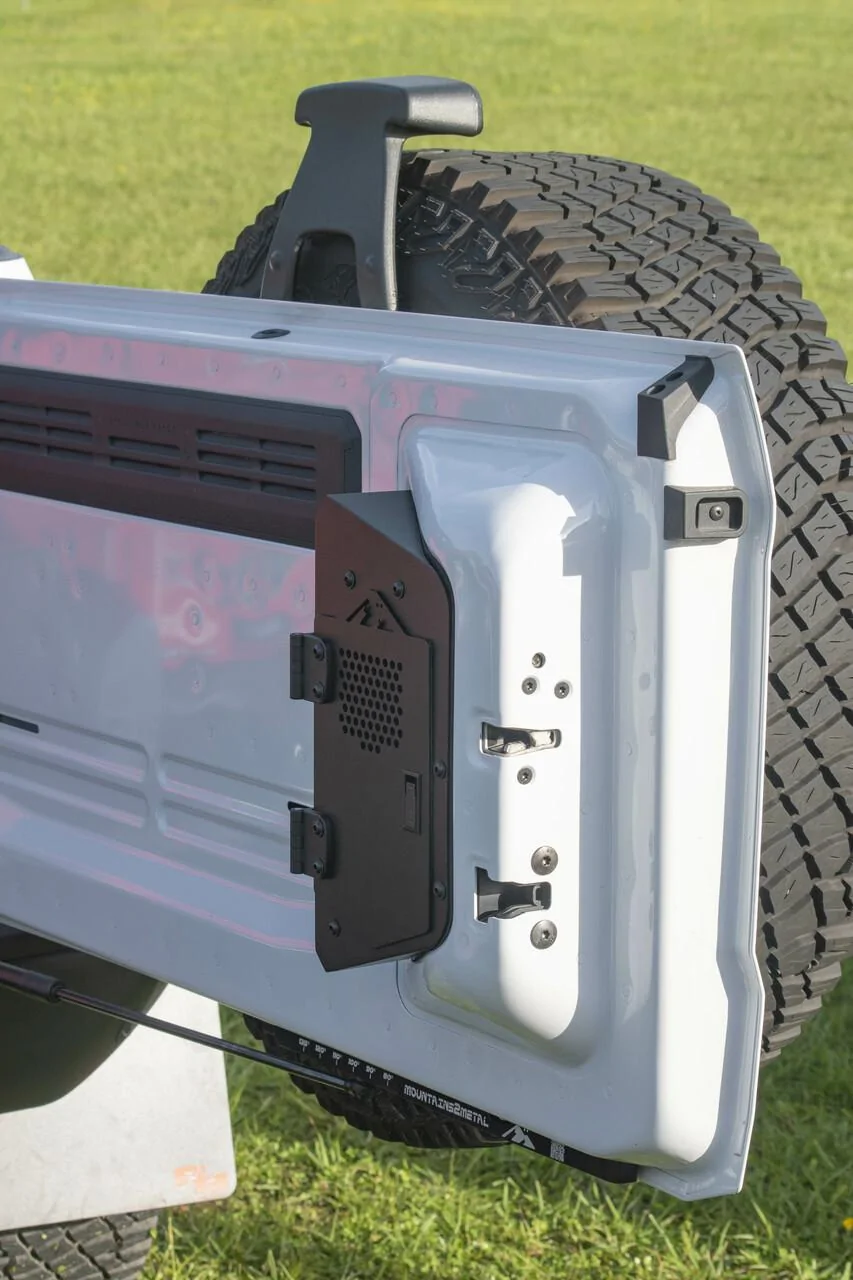 Ford Bronco TAILGATE MEDICINE CABINET (S.T.A.S.H.H.) CMR_0285_1__56211.1682425840