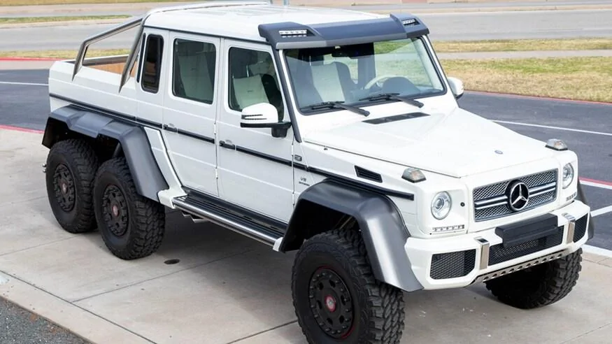 2014-mercedes-benz-g63-6x6-front-three-quarter.jpg