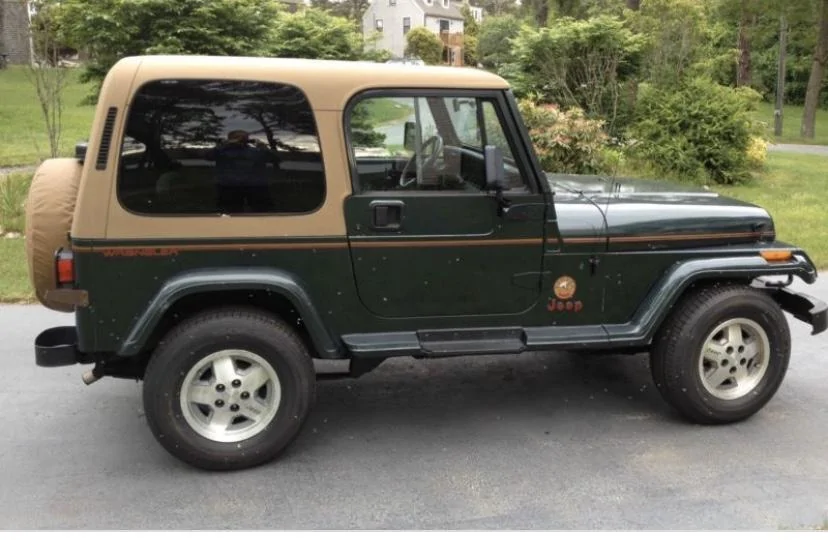 Ford Bronco Best Uncovered Looks Yet! Black 4 Door Bronco + 2 Door Without Top 1F95E0E0-B0C5-4747-9EE5-4C994C45FCD7
