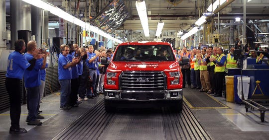 Ford Bronco Ford recalls skeleton crew to begin factory prep Monday b39e-4783-a2fe-09560d5770ae-ford-rouge-dearborn-40