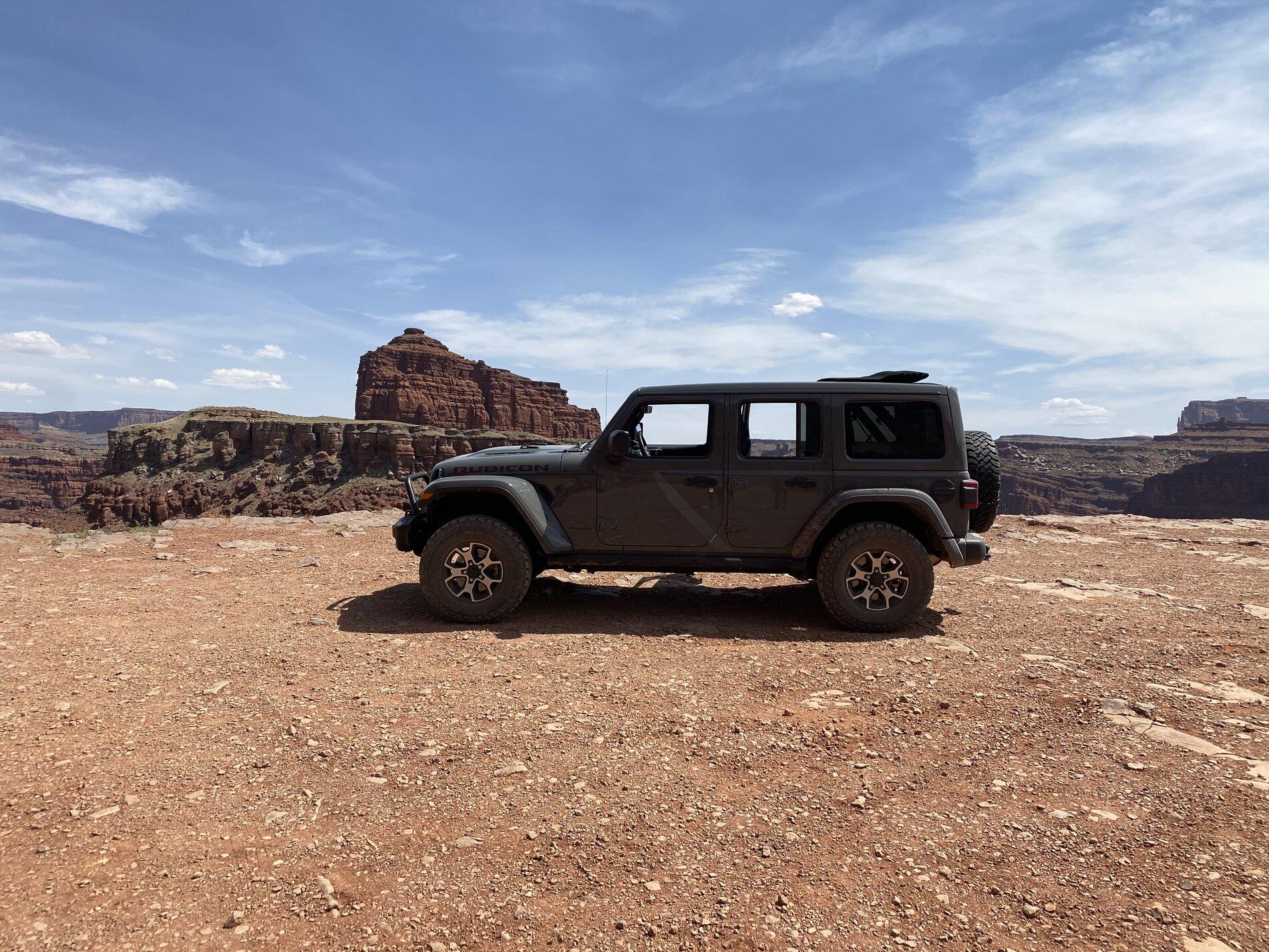 Ford Bronco Canyonlands white rim trail 37EEEB80-6E9E-4FC2-AB27-D13E40ADAB19