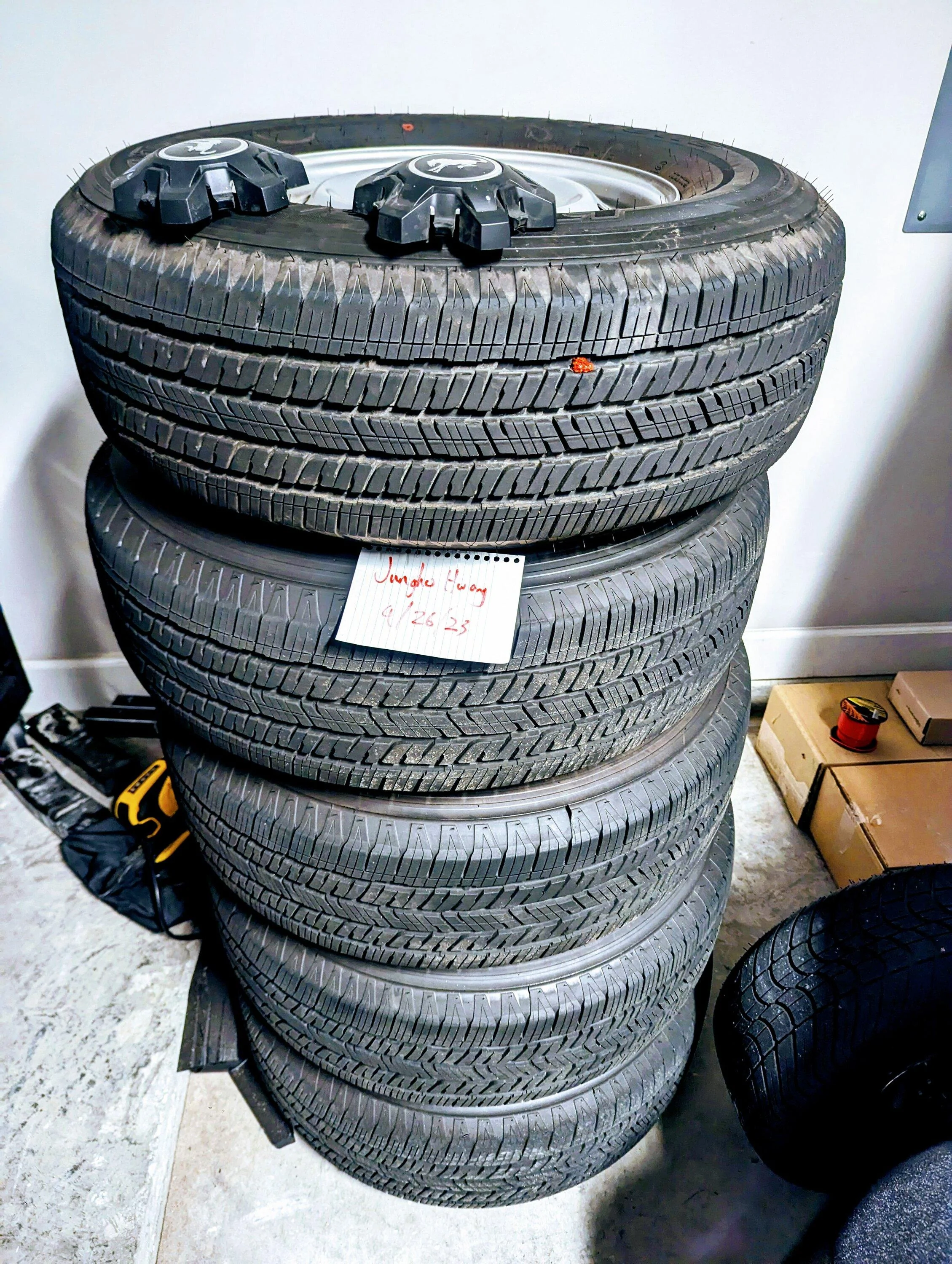 Ford Bronco Base Wheels with TPMS/Wheel Caps/Lugs ($200) PXL_20230425_202214078~2