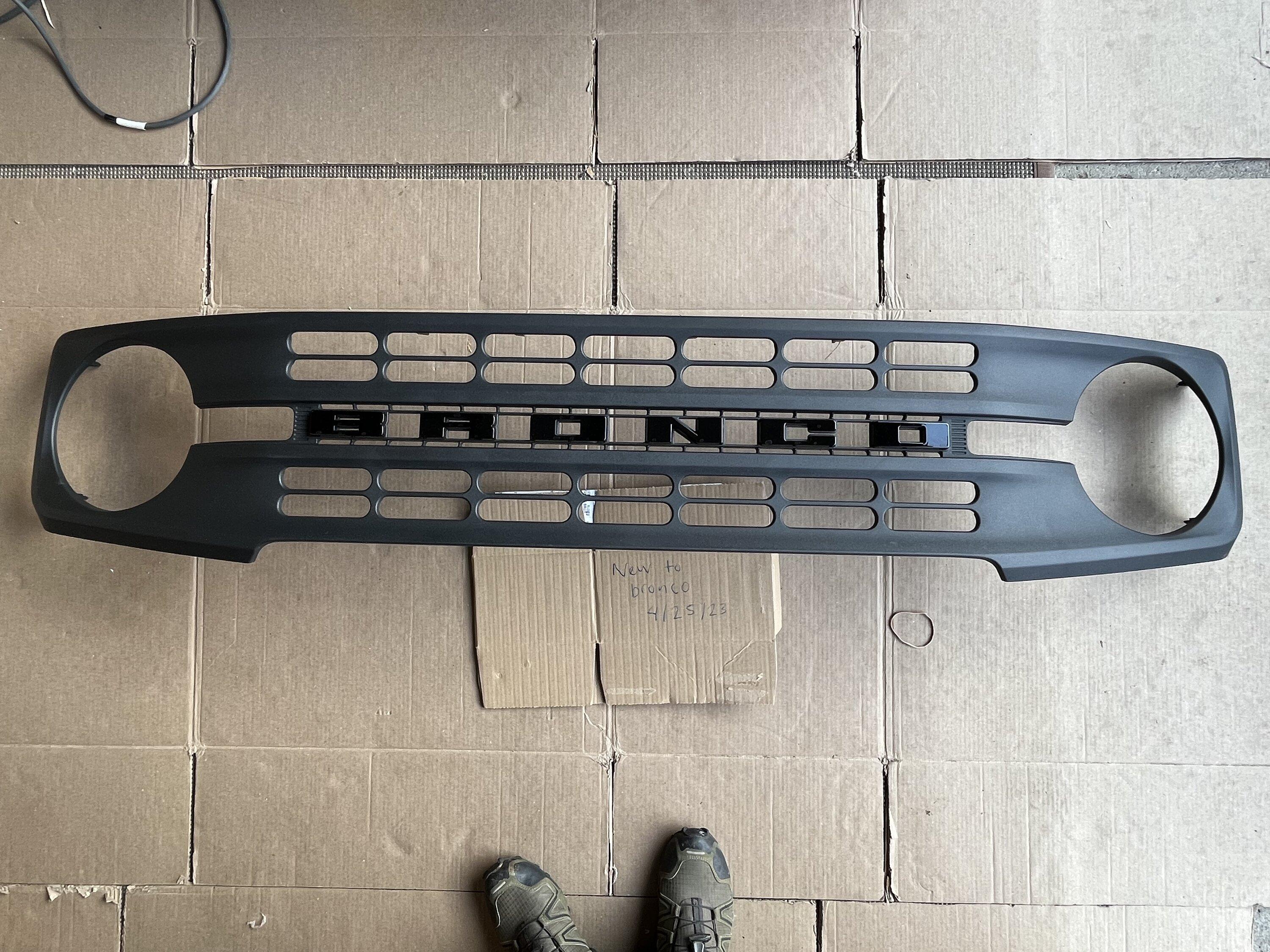 Ford Bronco Base bronco grille 3A8683B6-78CA-4646-B512-F02542B4C125