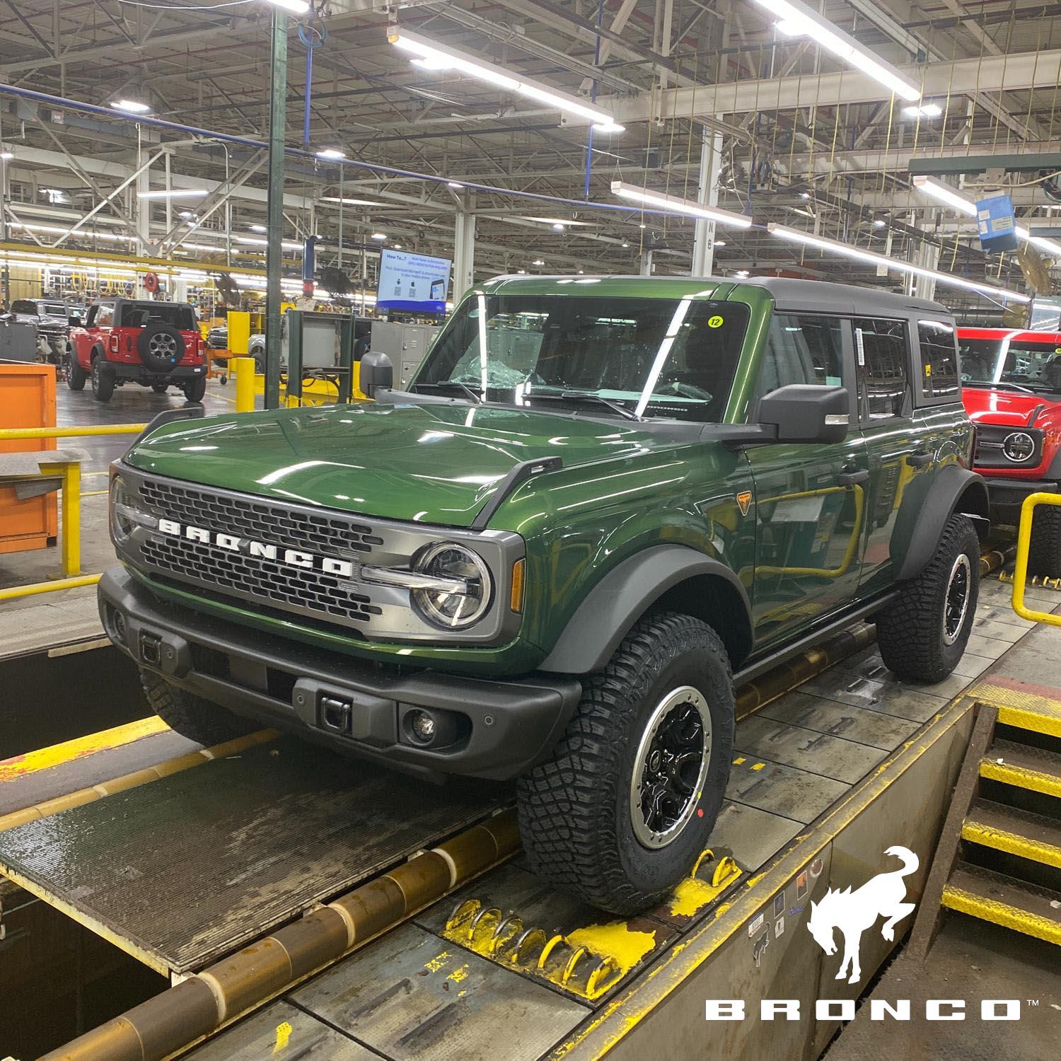 Ford Bronco Bronco Build Week 4/10/2023 0E037542-981E-4CB8-8433-74AEBDE87F19