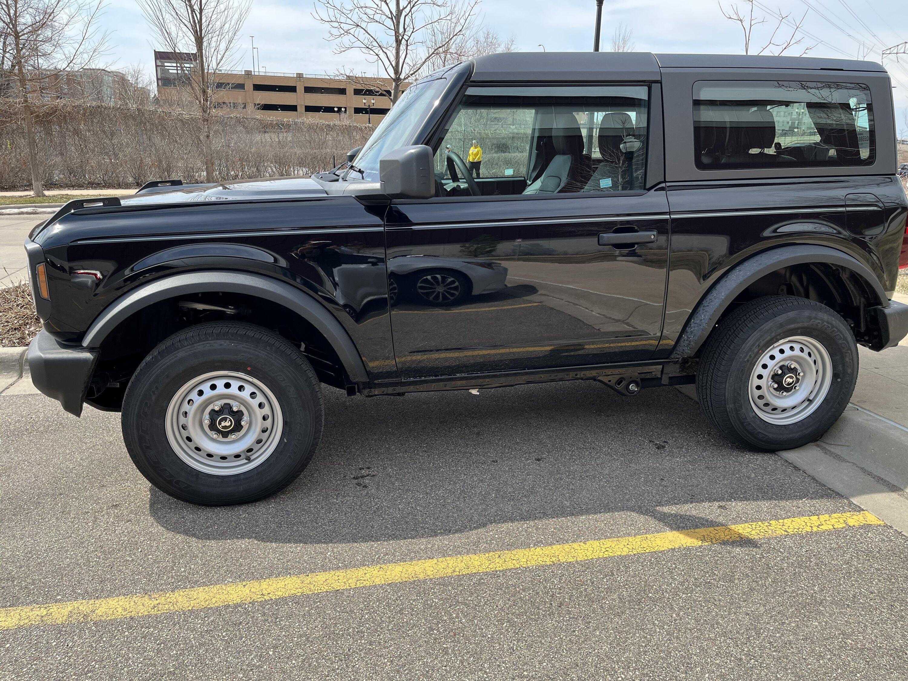 Ford Bronco 33” Mud Terrain Tires on Base Stock Wheels ! [Thunderer Trac Grip M/T R408 Mud Terrain LT285/75R16] ED177994-CCC7-478A-BF3A-A046F84F3A25