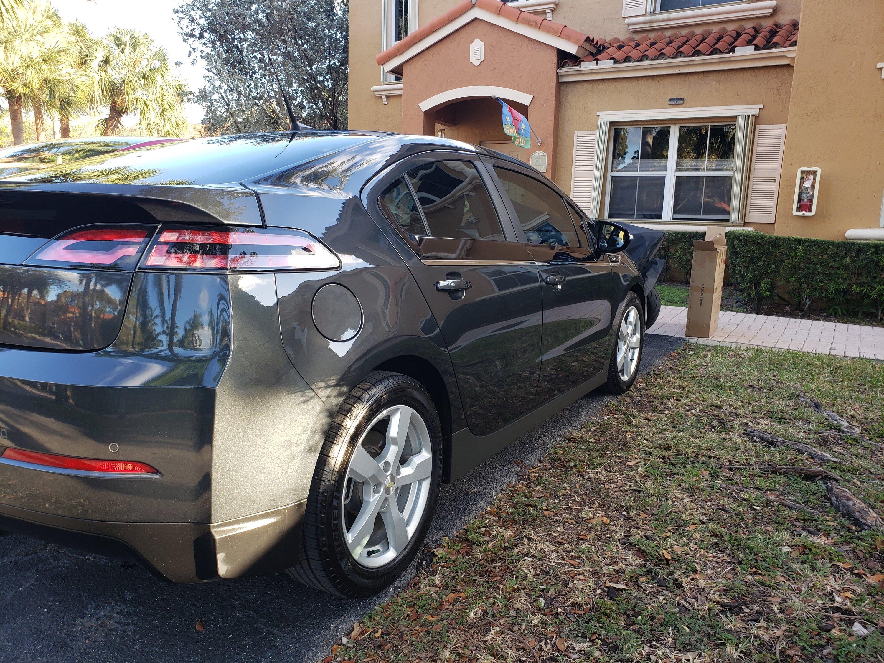 Ford Bronco 2014 Chevrolet Volt Premier 20230222_171331