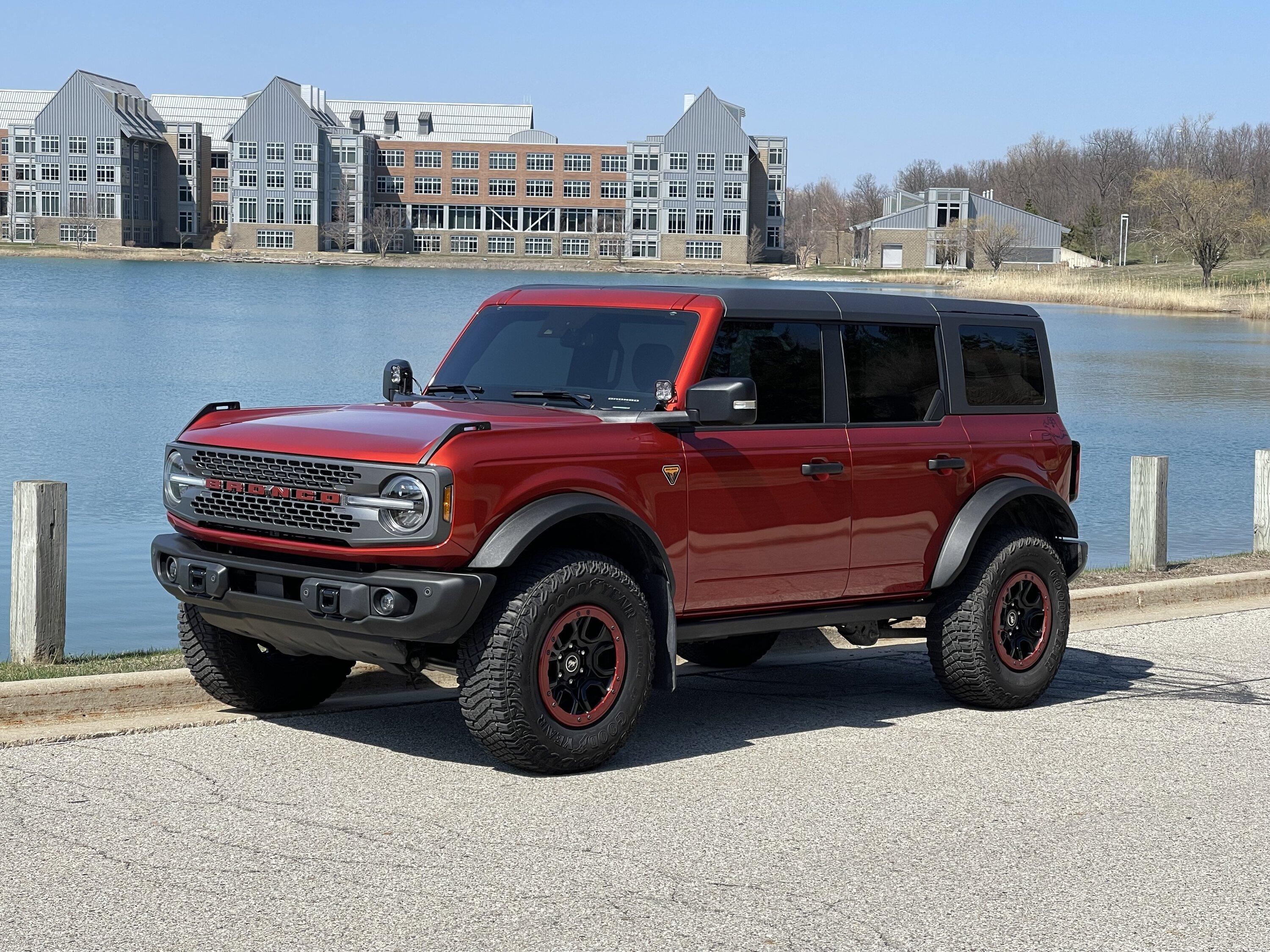 Ford Bronco HOT PEPPER RED Bronco Club IMG_4094
