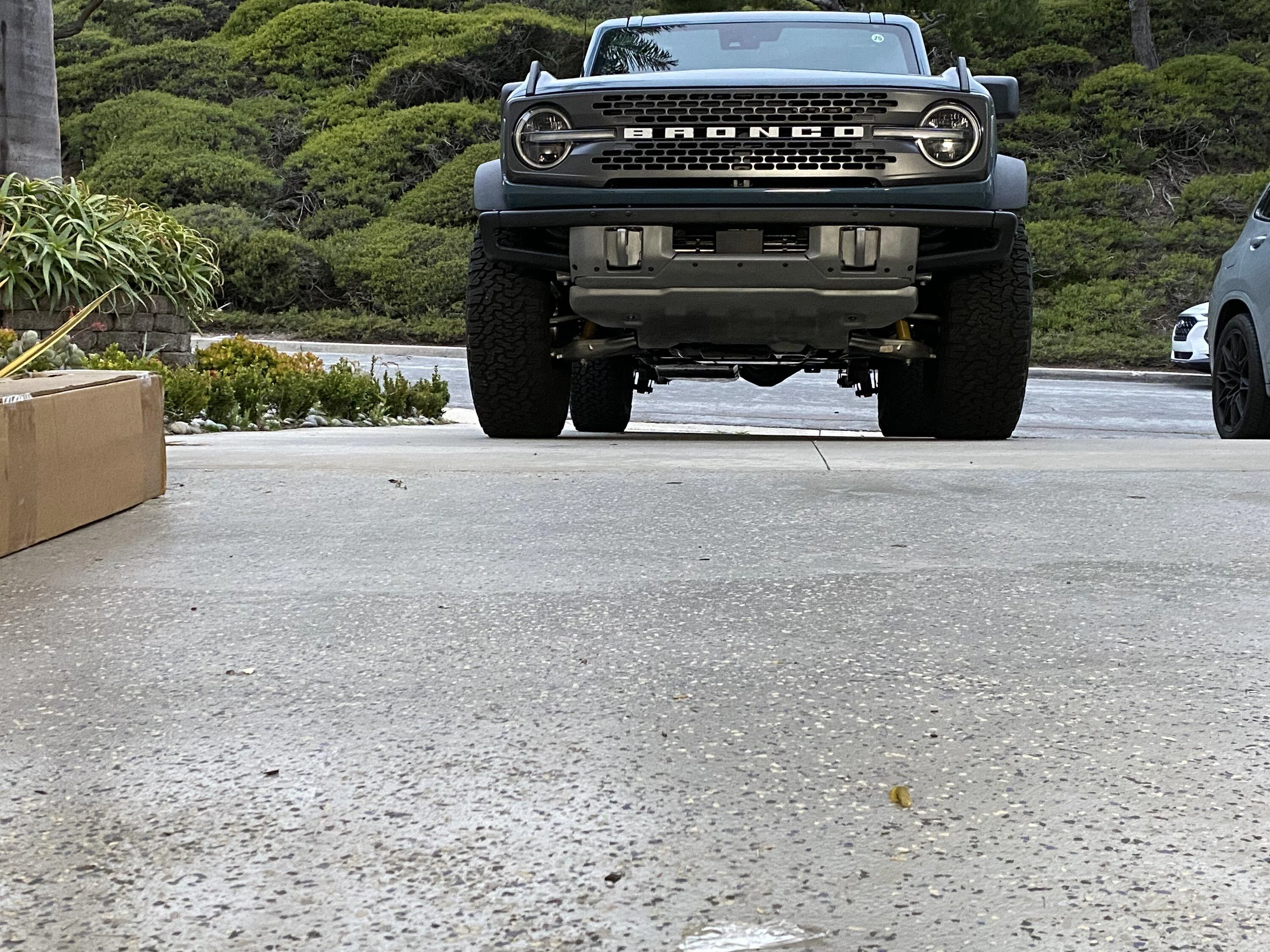 Ford Bronco Raptor Front Skid Plate installed on standard Bronco bumper 66EC23A1-E7E9-425E-842E-9D153848CA41