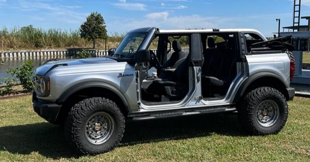 Ford Bronco ICONIC SILVER Bronco Club 2