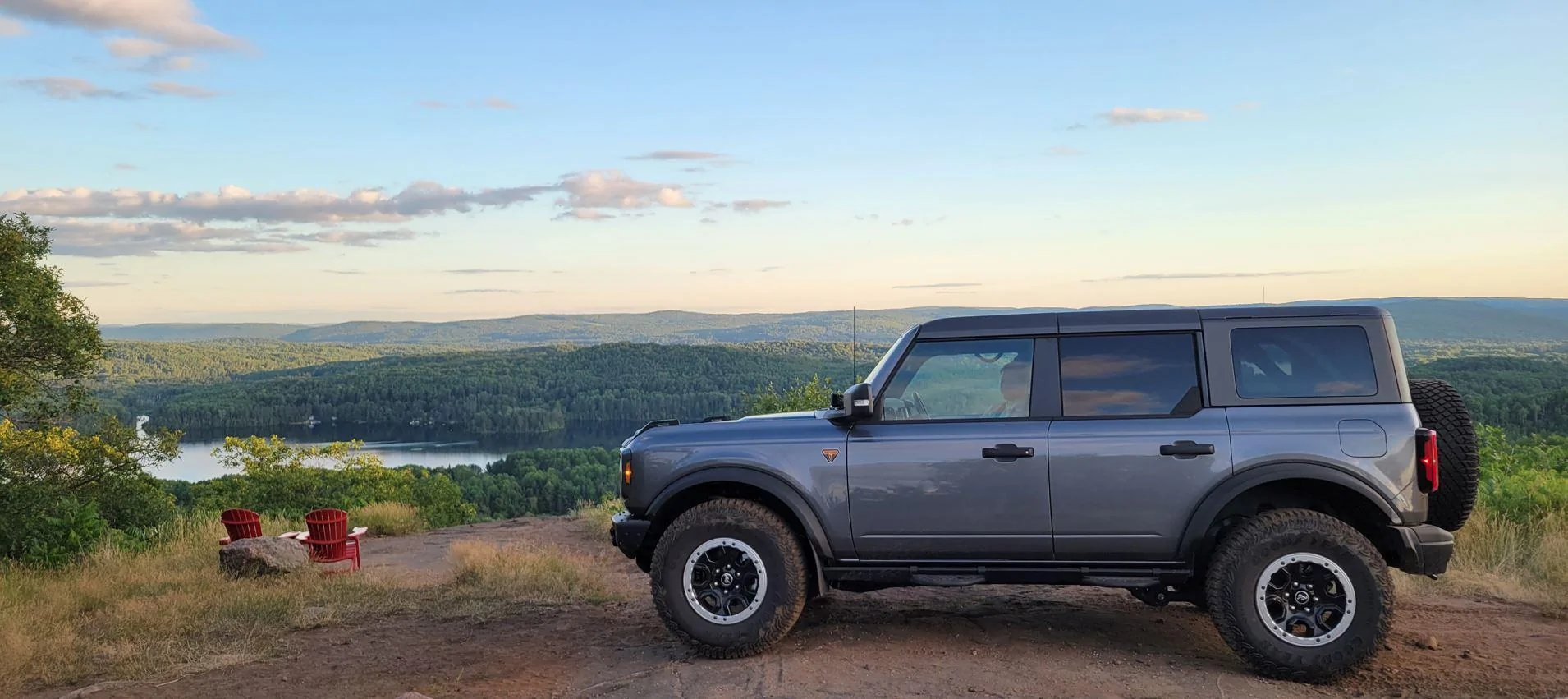 Ford Bronco CARBONIZED GRAY Bronco Club 2