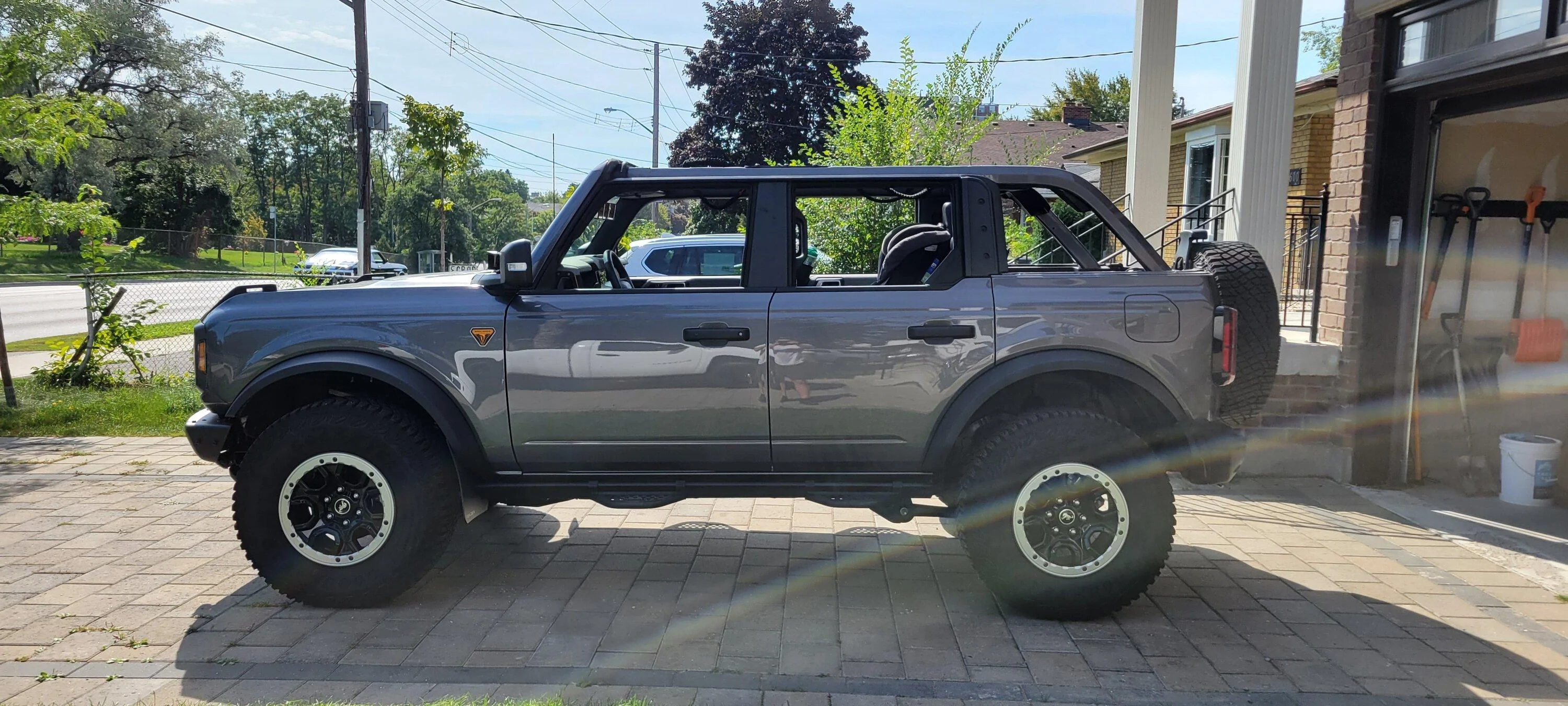 Ford Bronco CARBONIZED GRAY Bronco Club 4