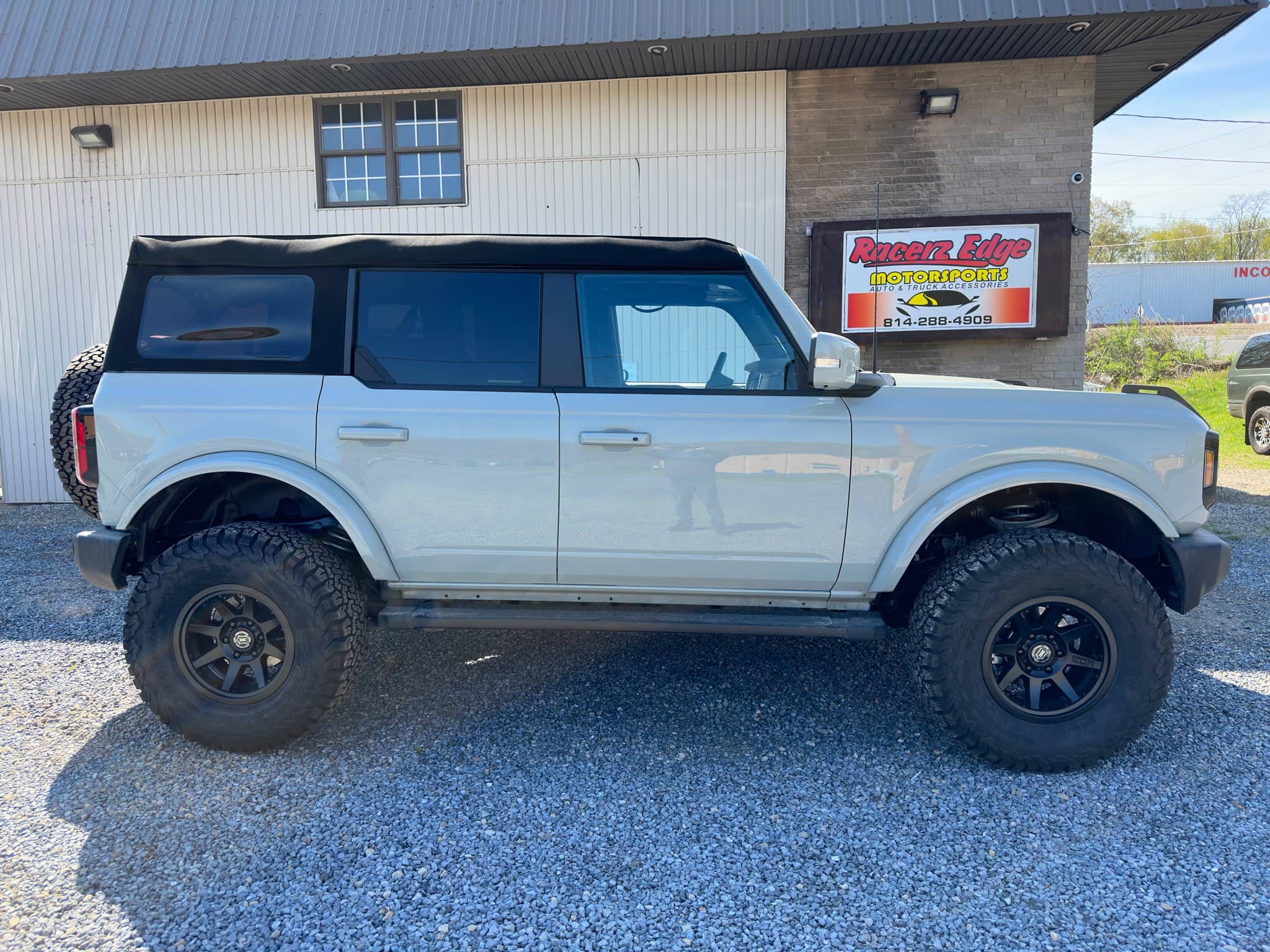 Ford Bronco Show us your installed wheel / tire upgrades here! (Pics) received_552468493572651