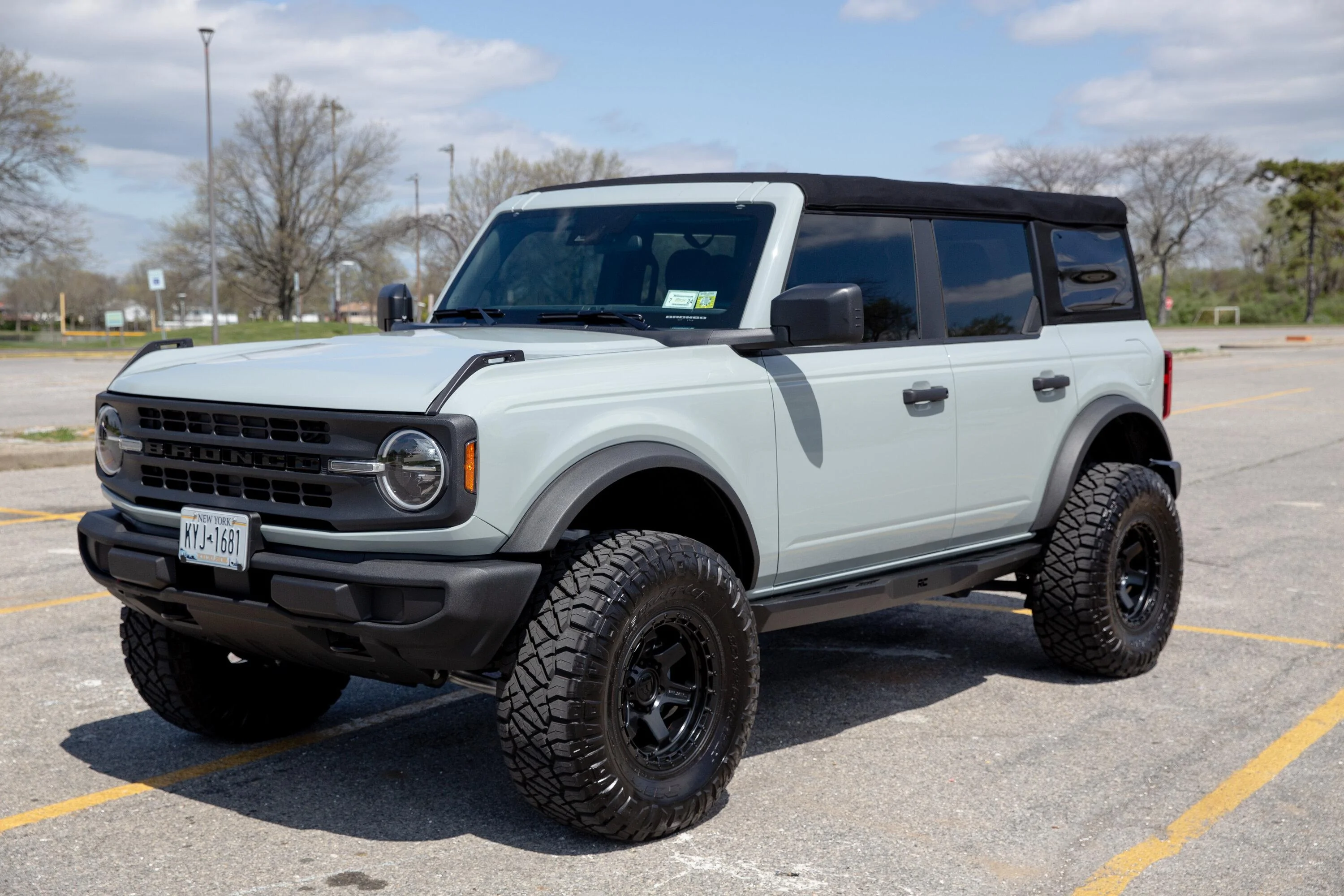 Ford Bronco CACTUS GRAY Bronco Club F1A7BE37-7E24-4B47-BE6D-6D84A42FFD15