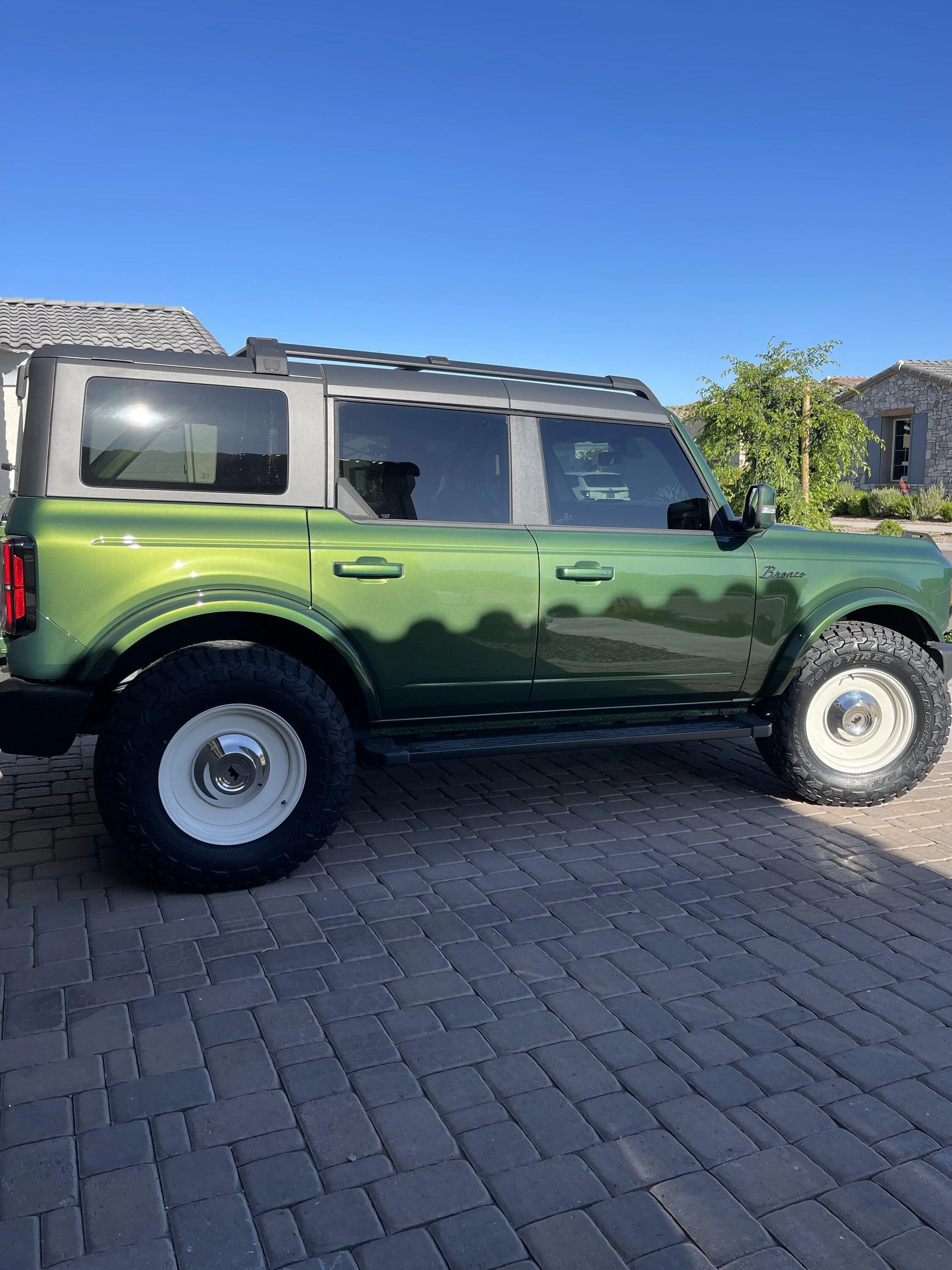 Ford Bronco White Detroit steel wheels with dog dish installed 9DABD264-51E1-49CA-BA36-DBDADAD6171D