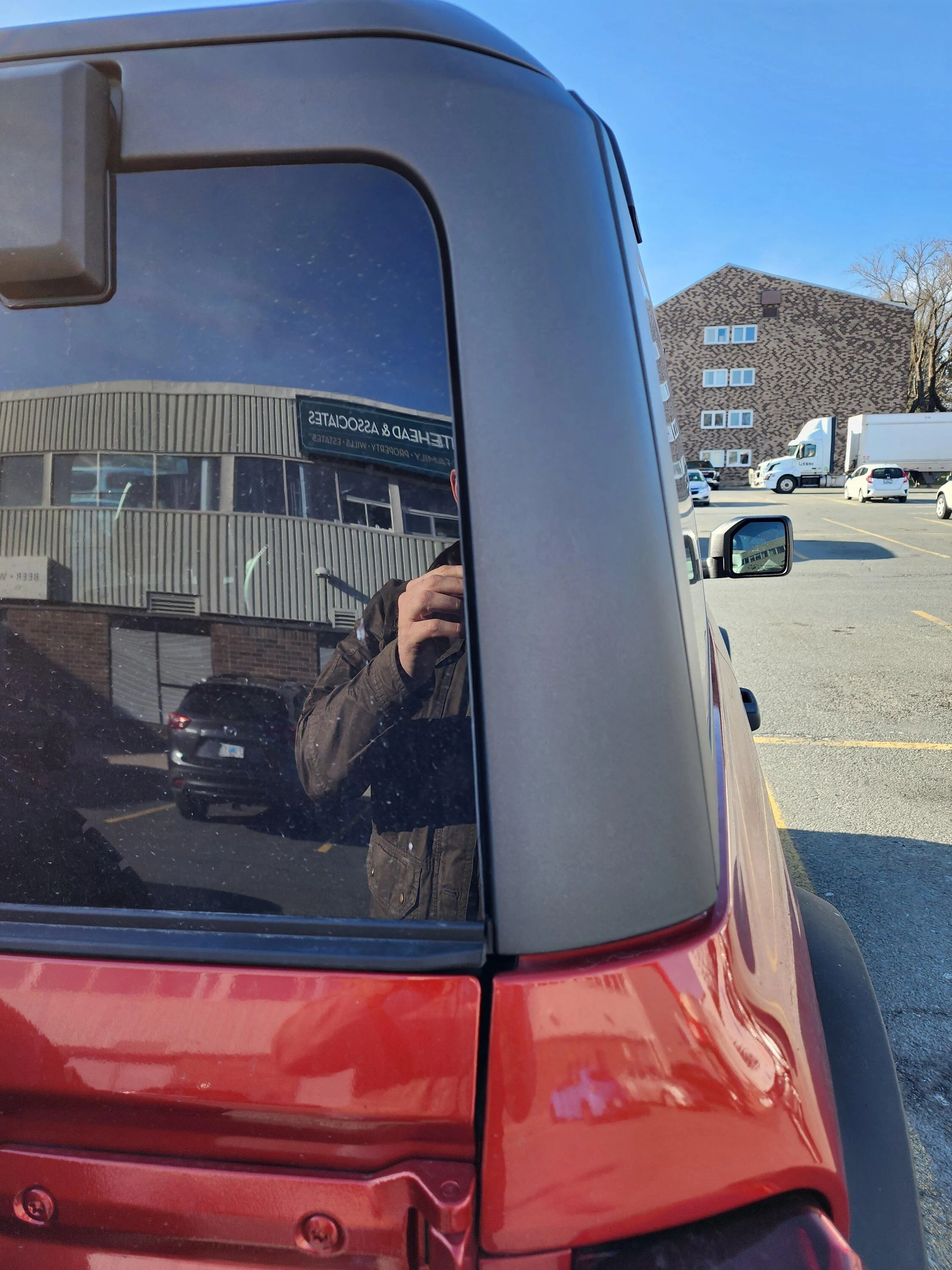 Ford Bronco Tailgate window alignment 20230429_181128