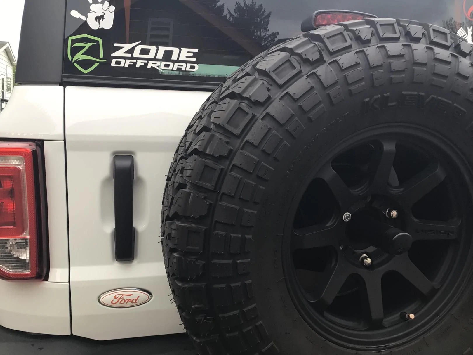Ford Bronco BRONCO EMBLEM OVERLAY installed DECAL2