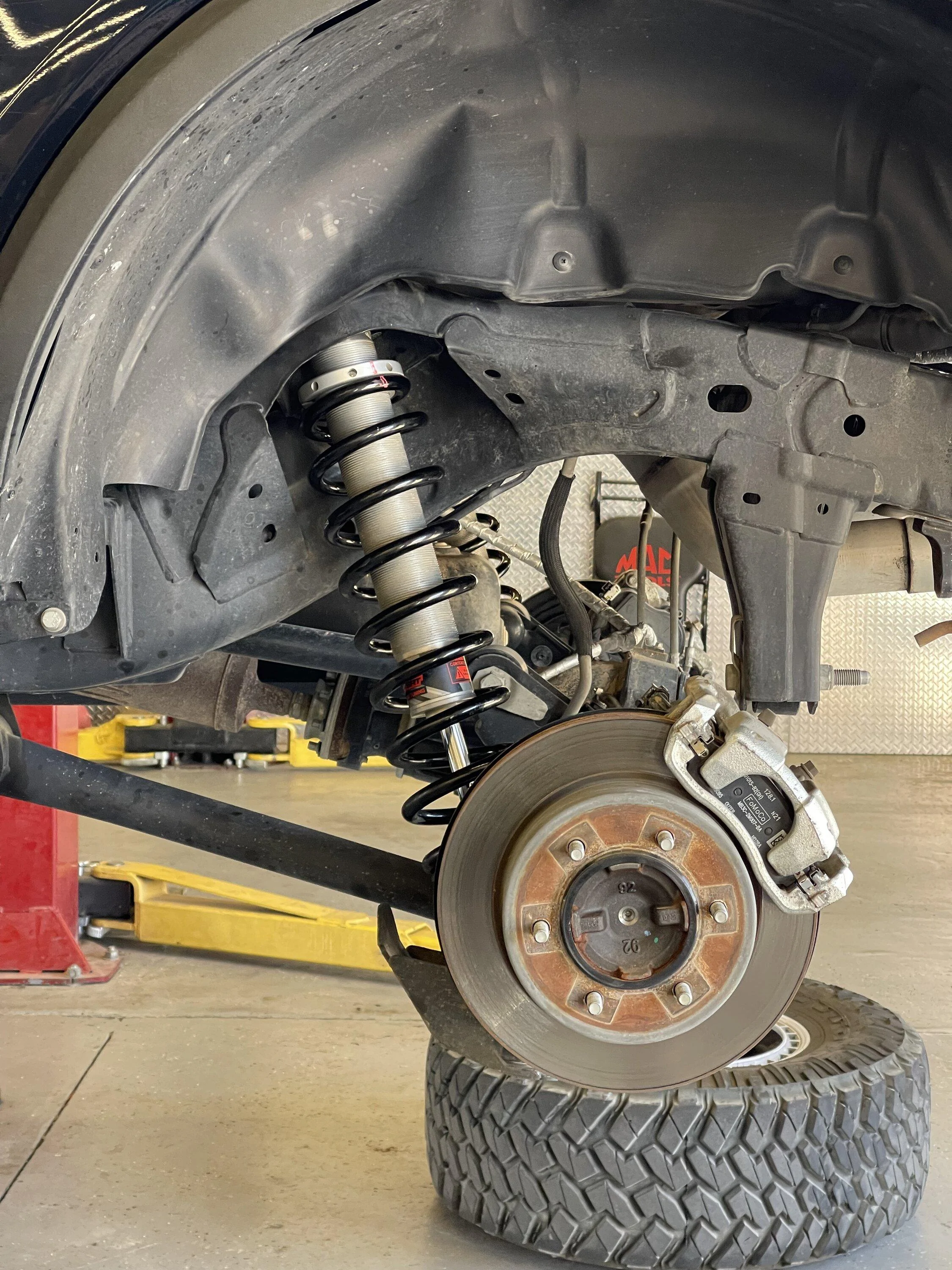 Ford Bronco 4 Wheel Parts 4WP 2.5 VSRT Coilovers - Off-Road Impression Review IMG_5014