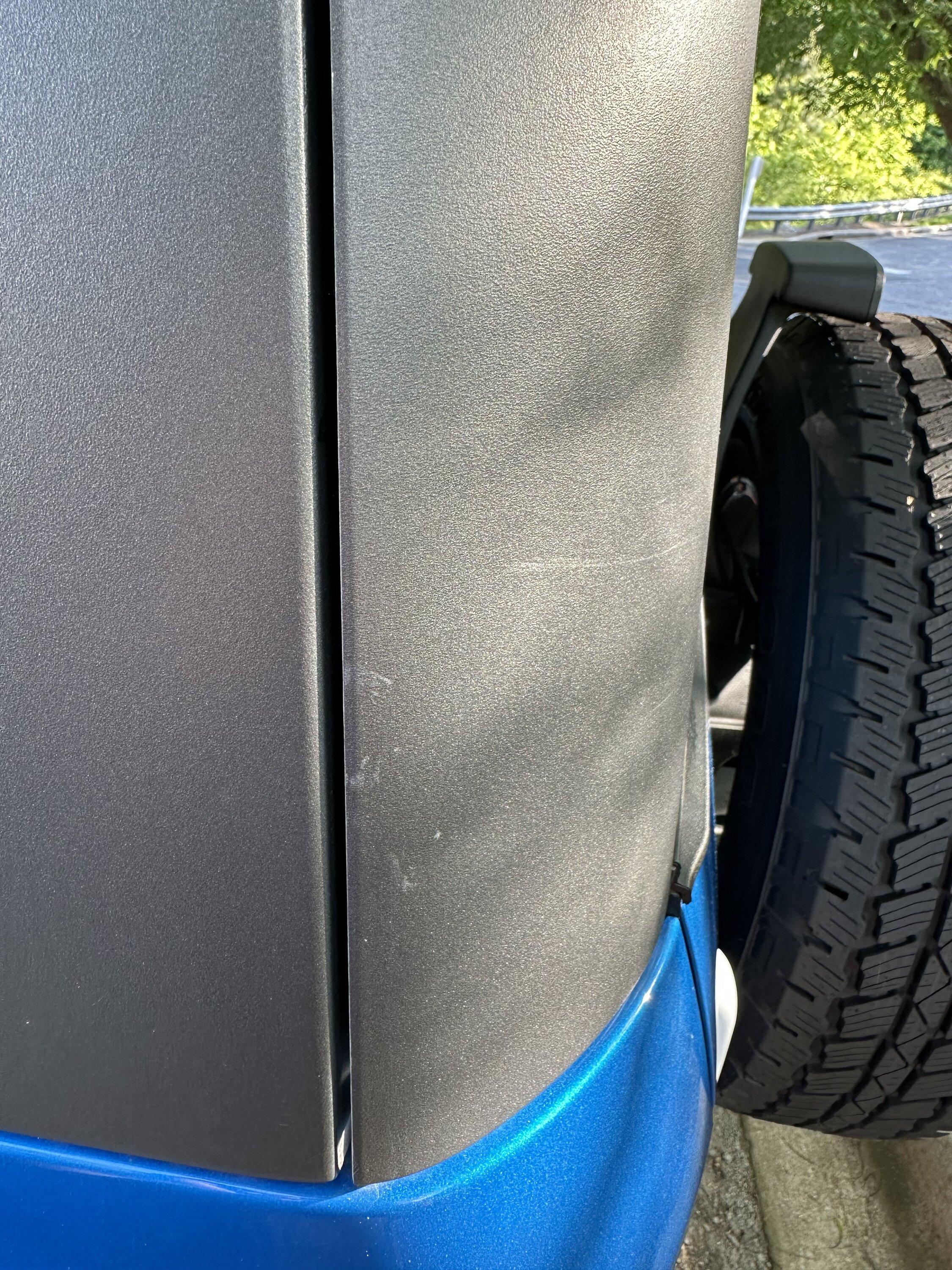 Ford Bronco Scratch on Hardtop and Odd Pattern in Plastic… IMG_2054