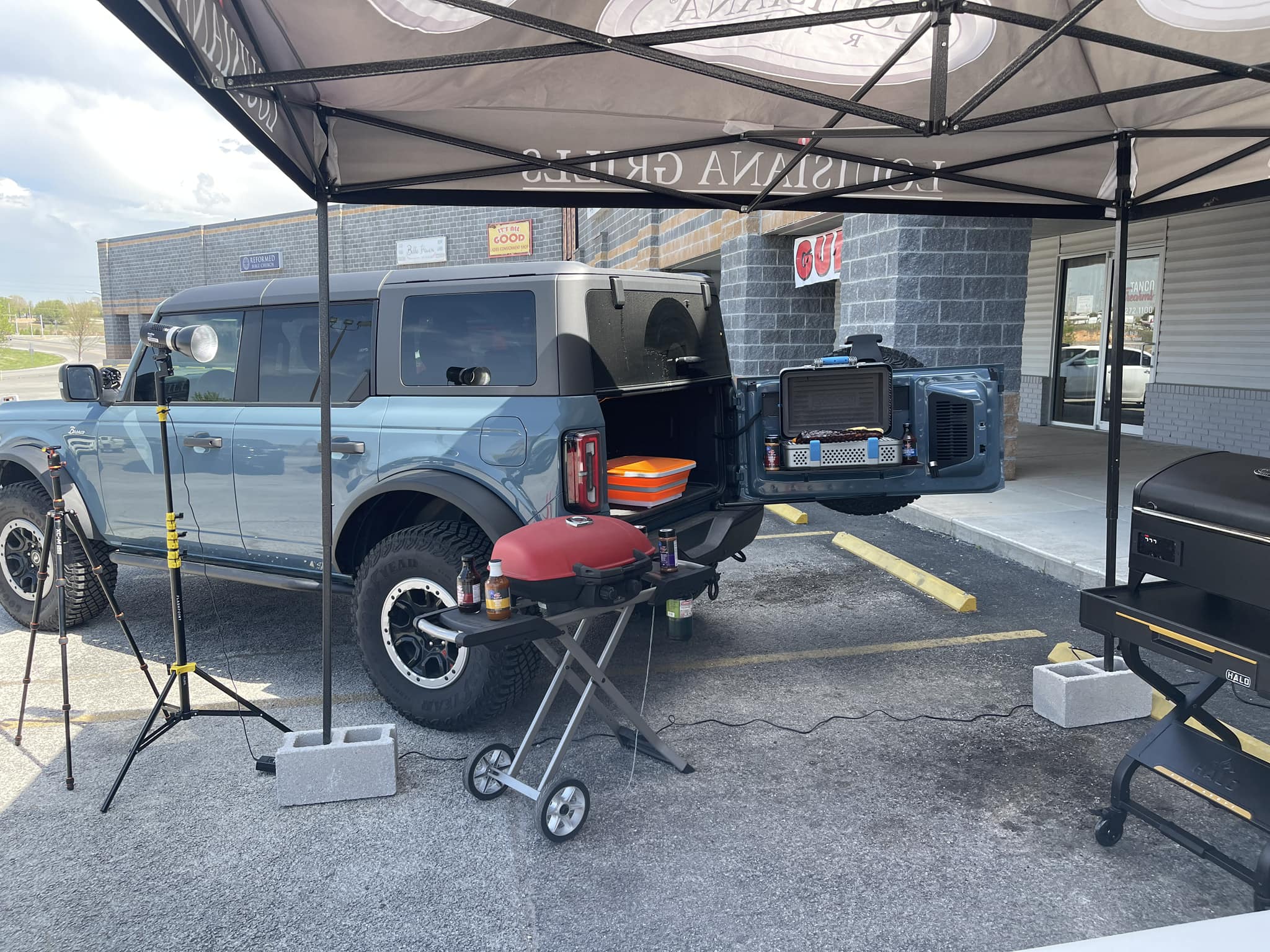 Ford Bronco 2022 Badlands Bronco Setup for Tailgating Video Shoot Bronco tailgate