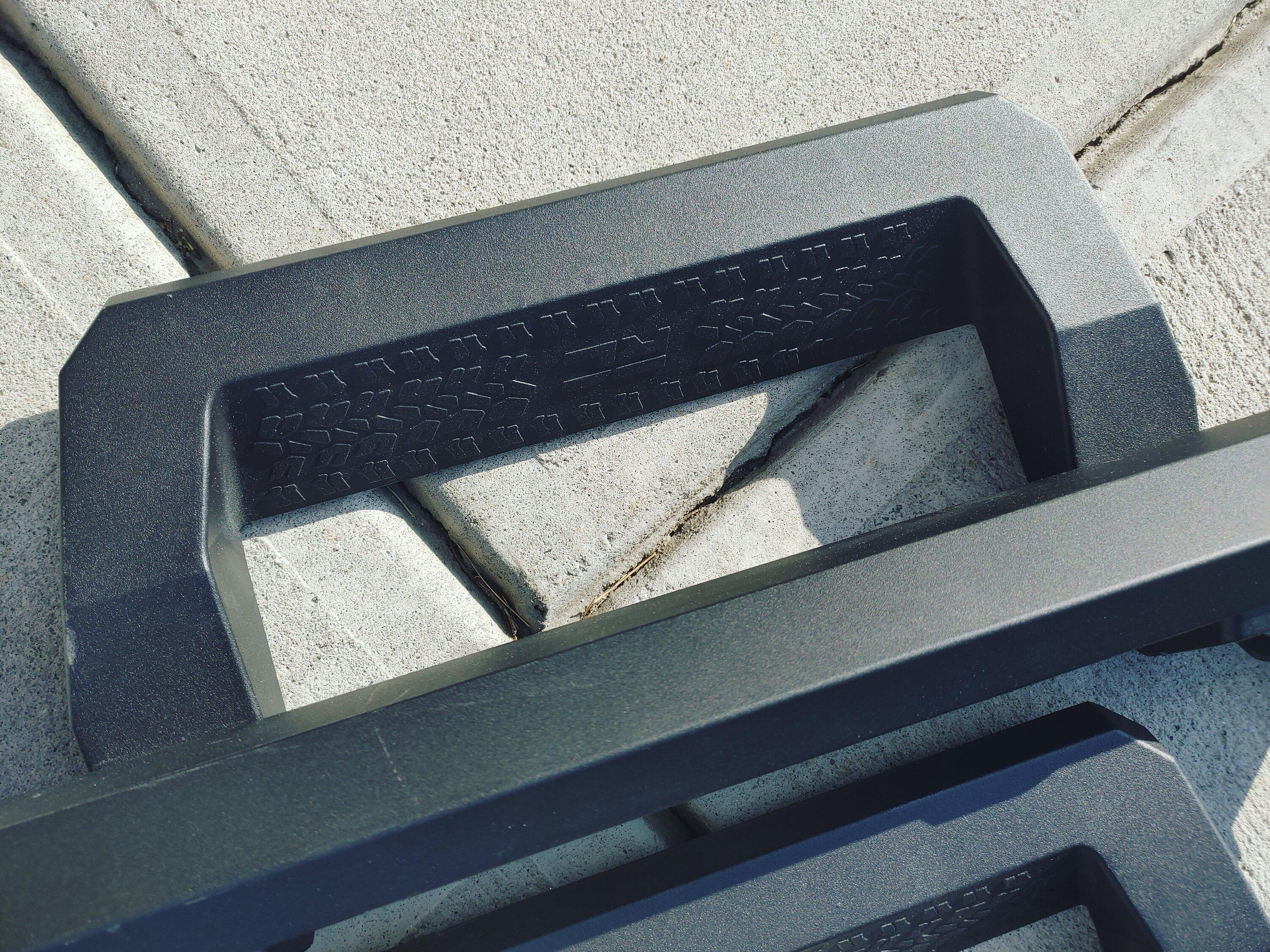 Ford Bronco Rough Country 2 Door Steps 0430231748_HDR