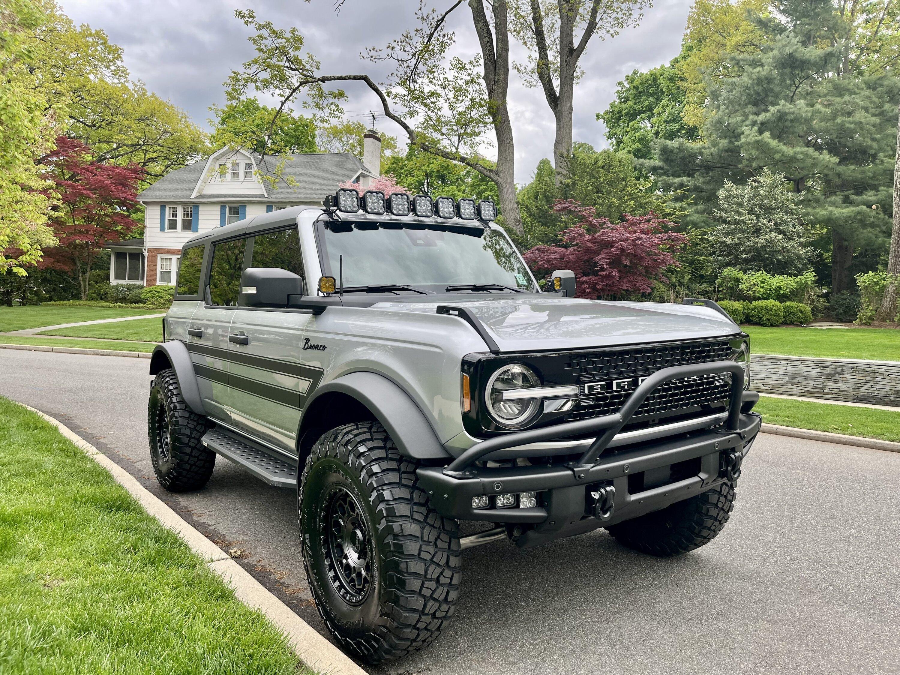 Ford Bronco ICONIC SILVER Bronco Club IMG_3694