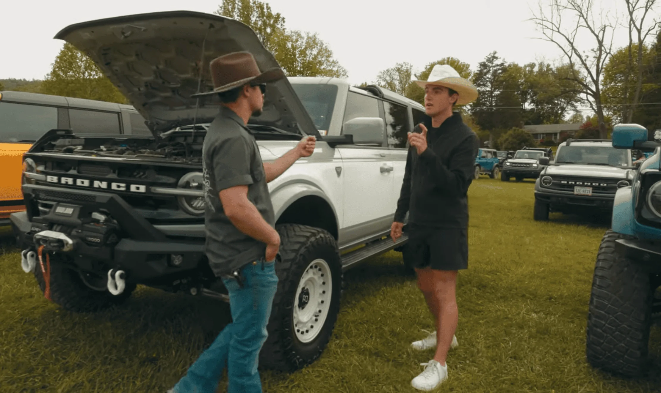 Ford Bronco Hunting down the best Wild Horses! Some top Bronco picks at Super Celebration 2023 1683253633906