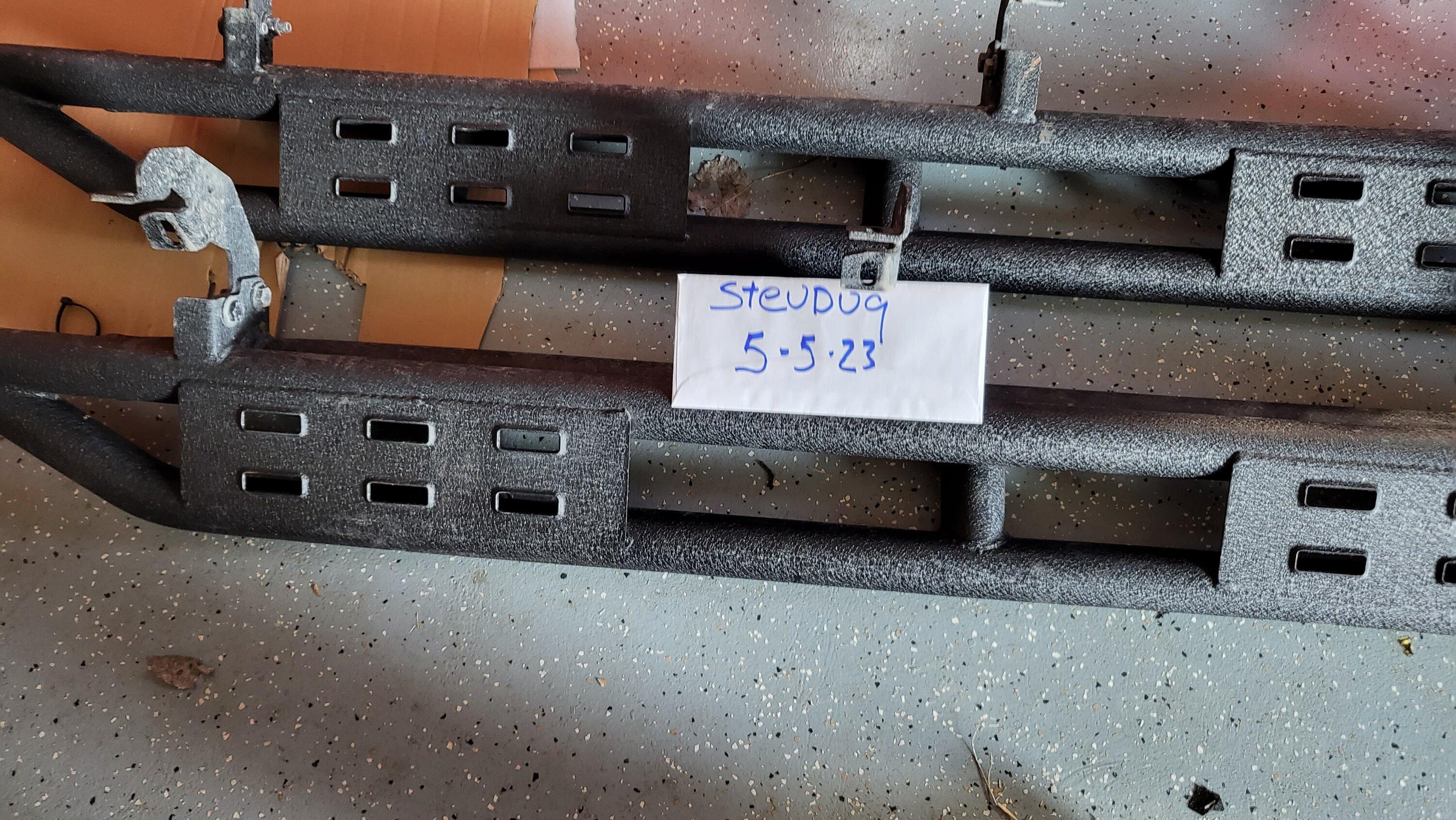 Ford Bronco Red rock rails/steps 4 door 20230505_183522