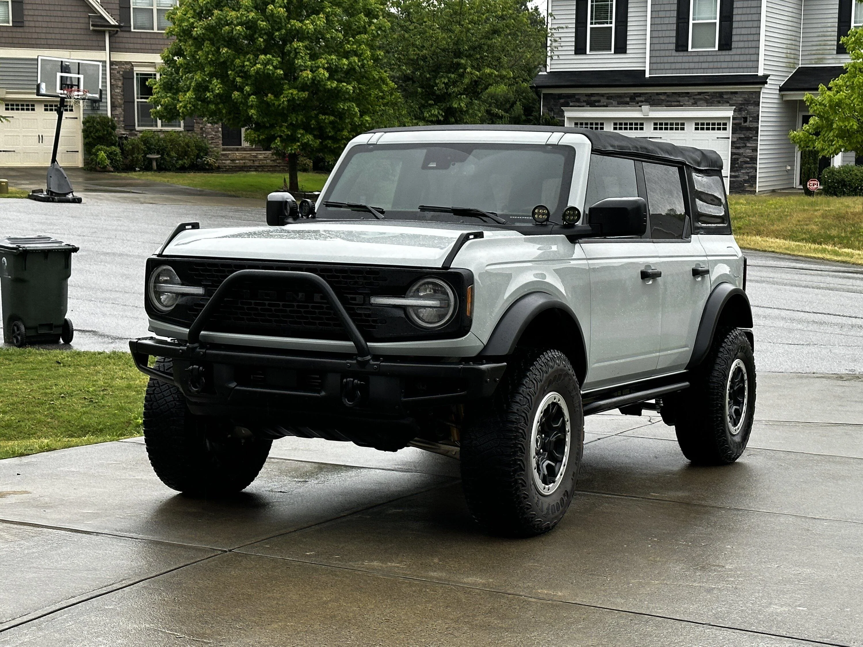Ford Bronco Post Your Custom Bronco Grille! IMG_0783