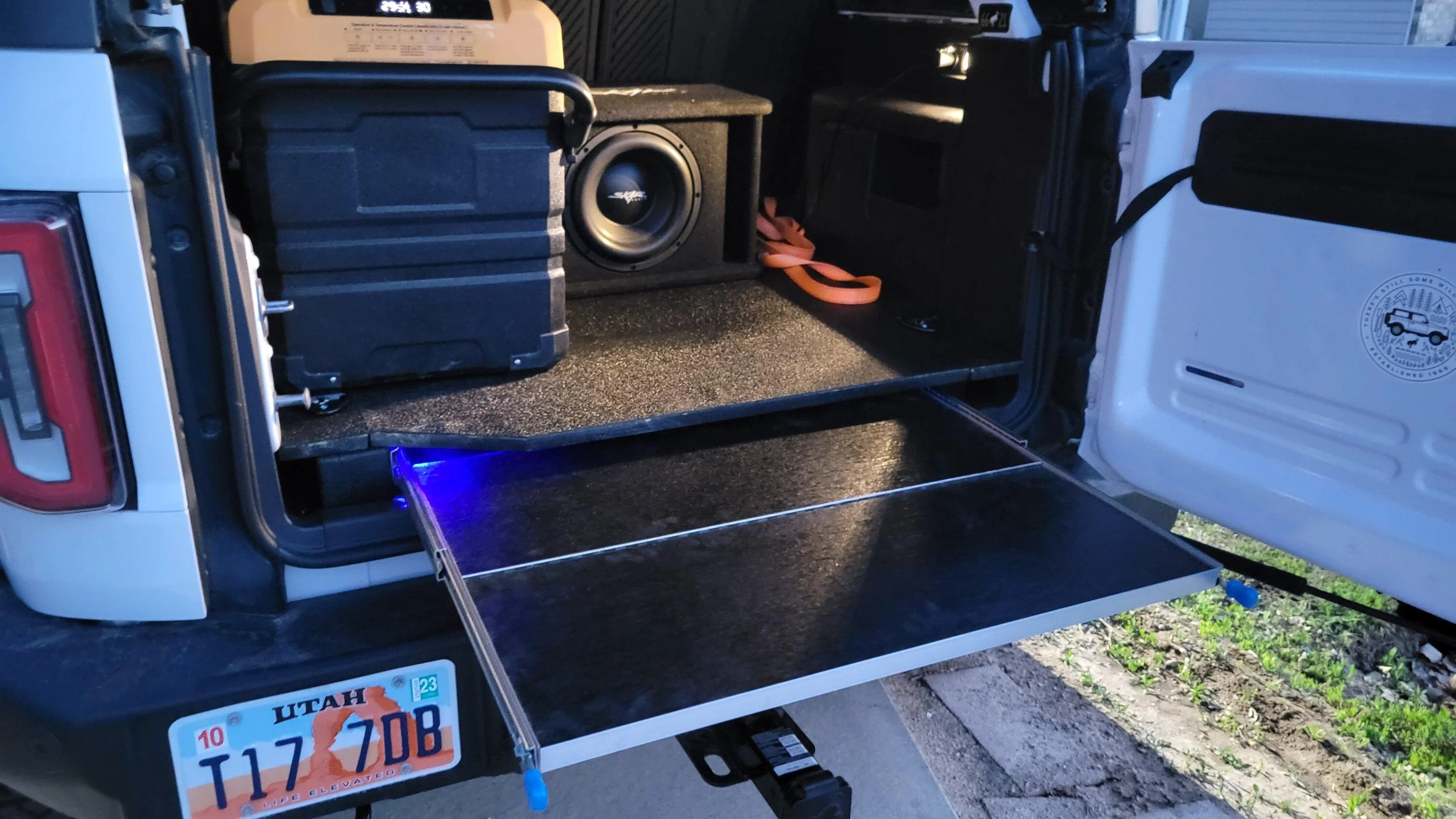 Ford Bronco Bronco sliding tail gate and floor leveling 20230507_205657