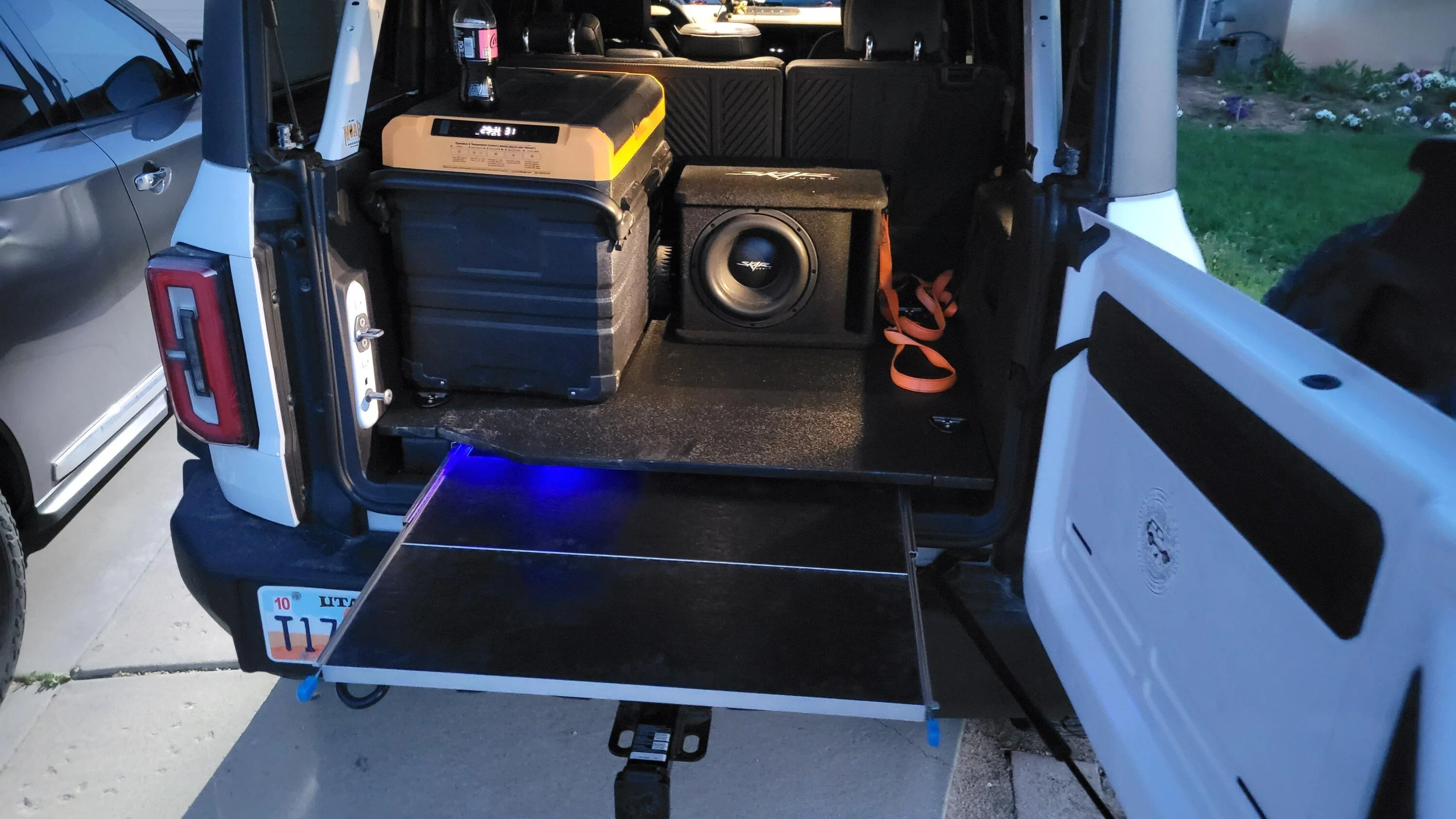 Ford Bronco Bronco sliding tail gate and floor leveling 20230507_205727