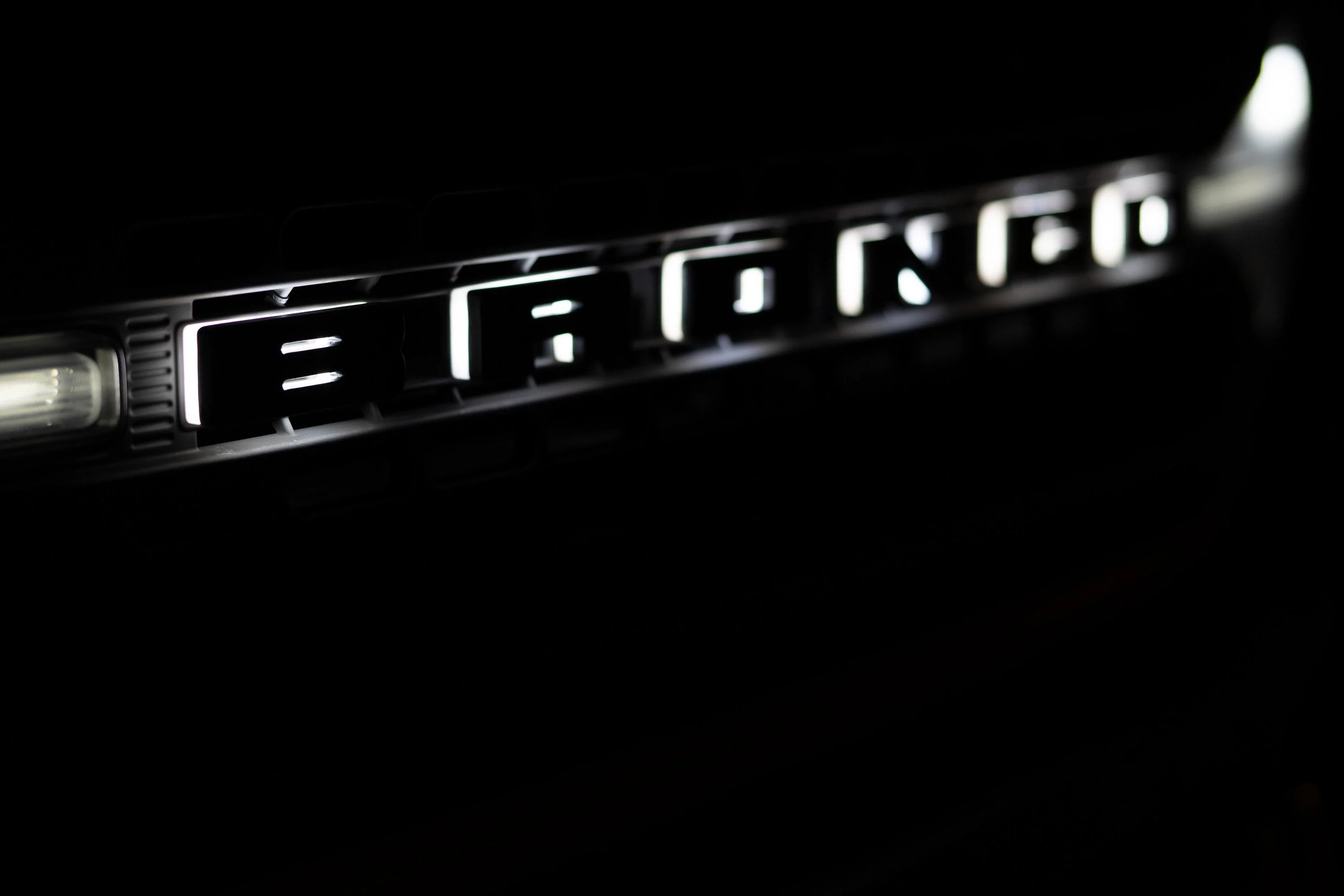 Ford Bronco Post Your Custom Bronco Grille! 44C6DE70-DA8A-4EE2-B30E-8EE9D71165A6