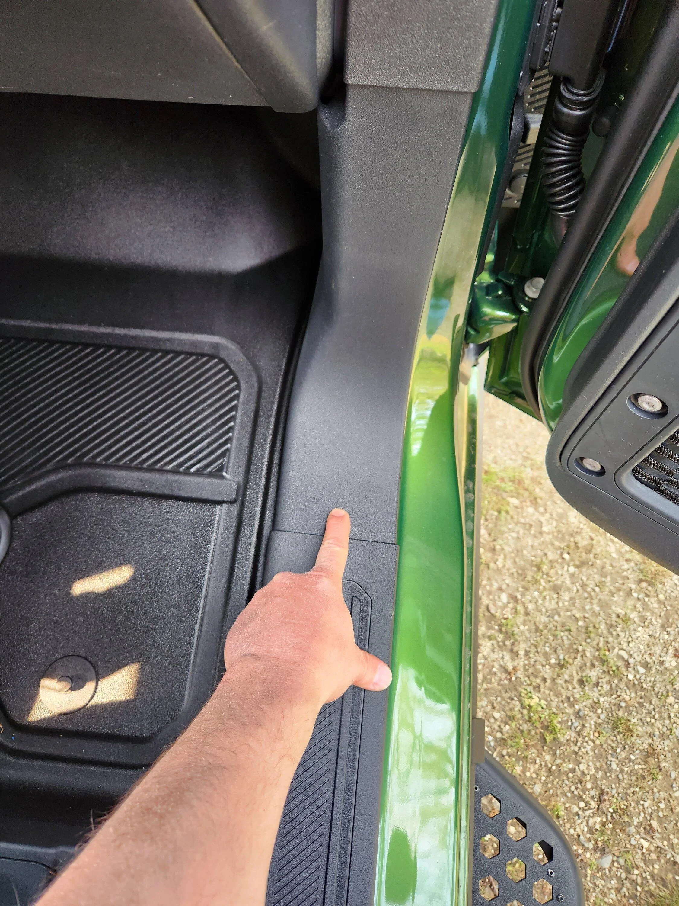 Ford Bronco Water leak, passenger floor 20230508_161029