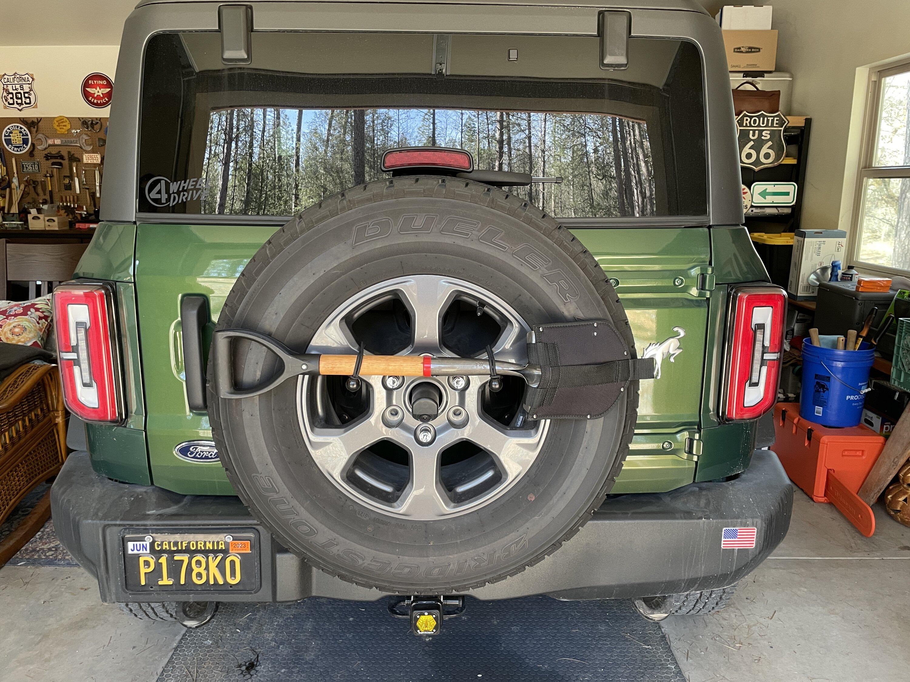 Ford Bronco Bronco Team 2 door. Shovel Tire Mount.JPG